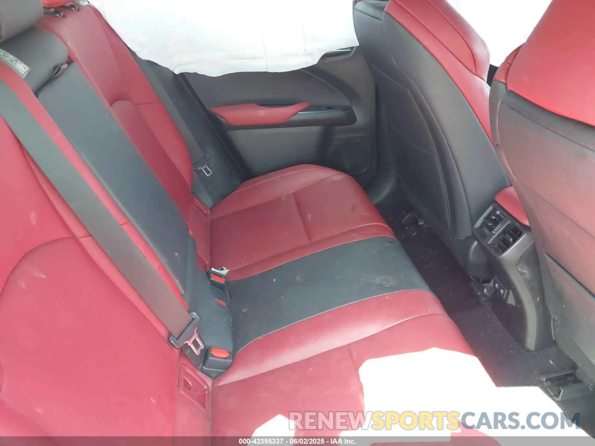 8 Photograph of a damaged car JTHR9JBH3L2036827 LEXUS UX 250H 2020