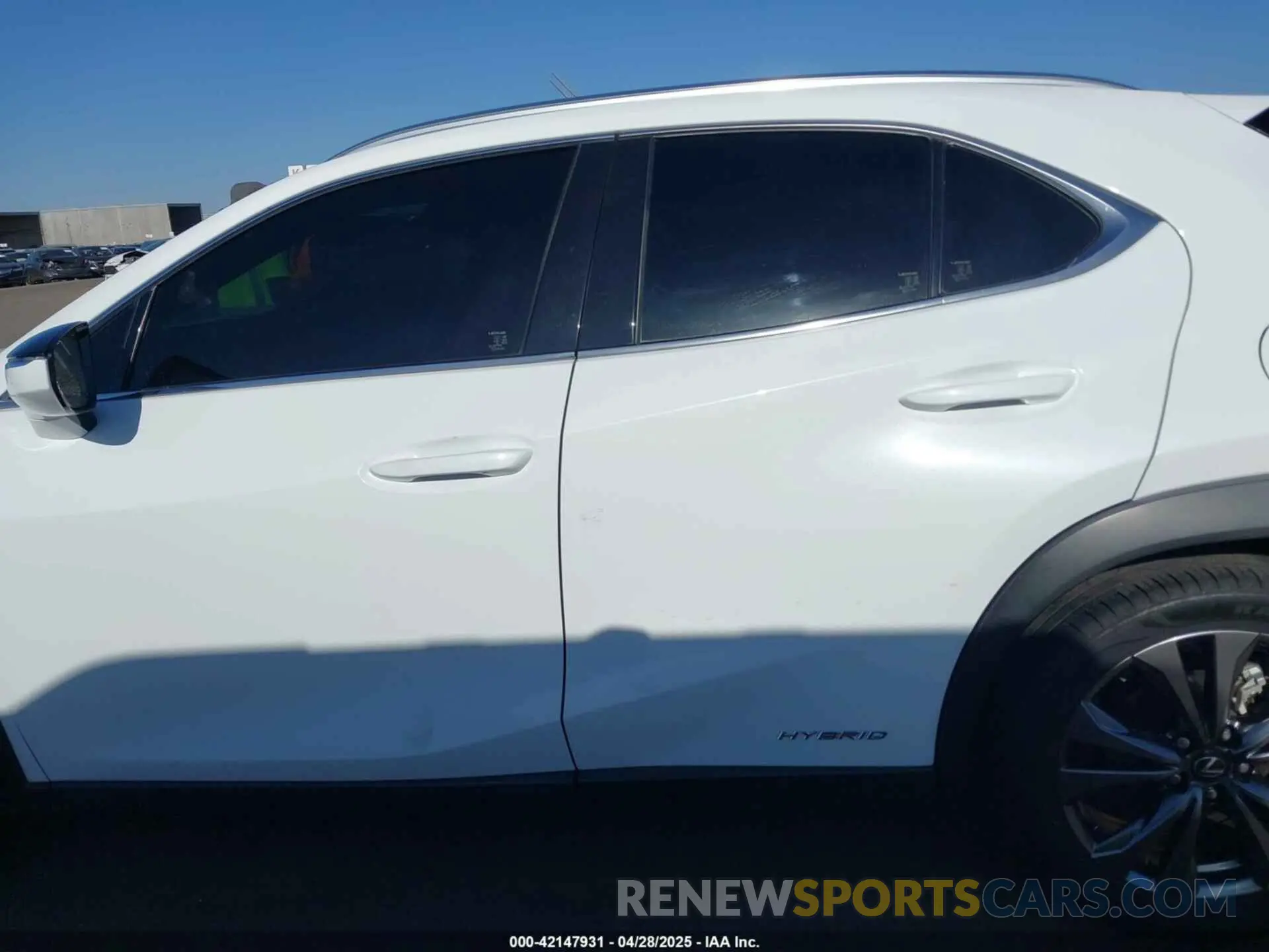15 Photograph of a damaged car JTHR9JBH4L2030101 LEXUS UX 250H 2020