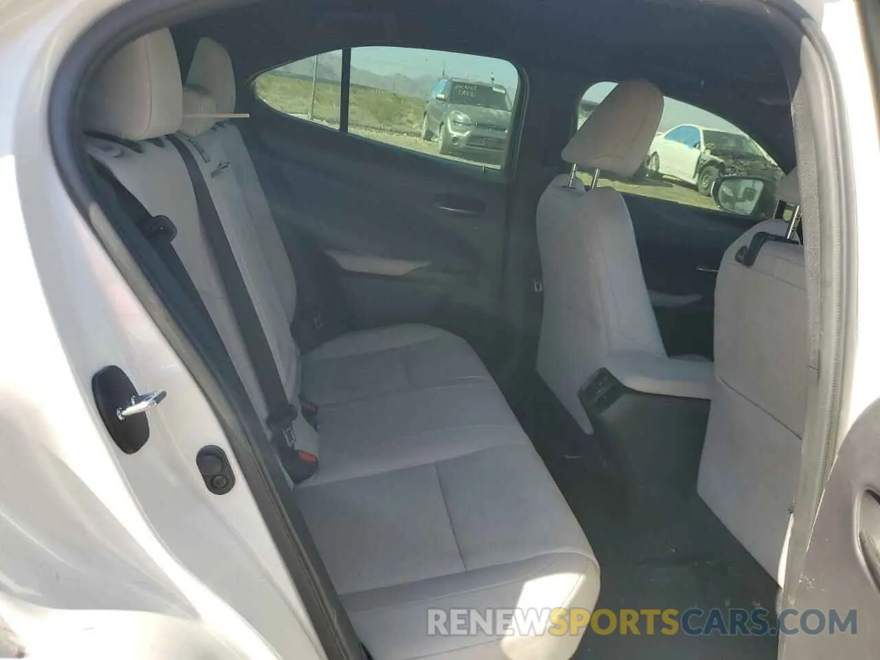 11 Photograph of a damaged car JTHX9JBH1L2032363 LEXUS UX 250H 2020