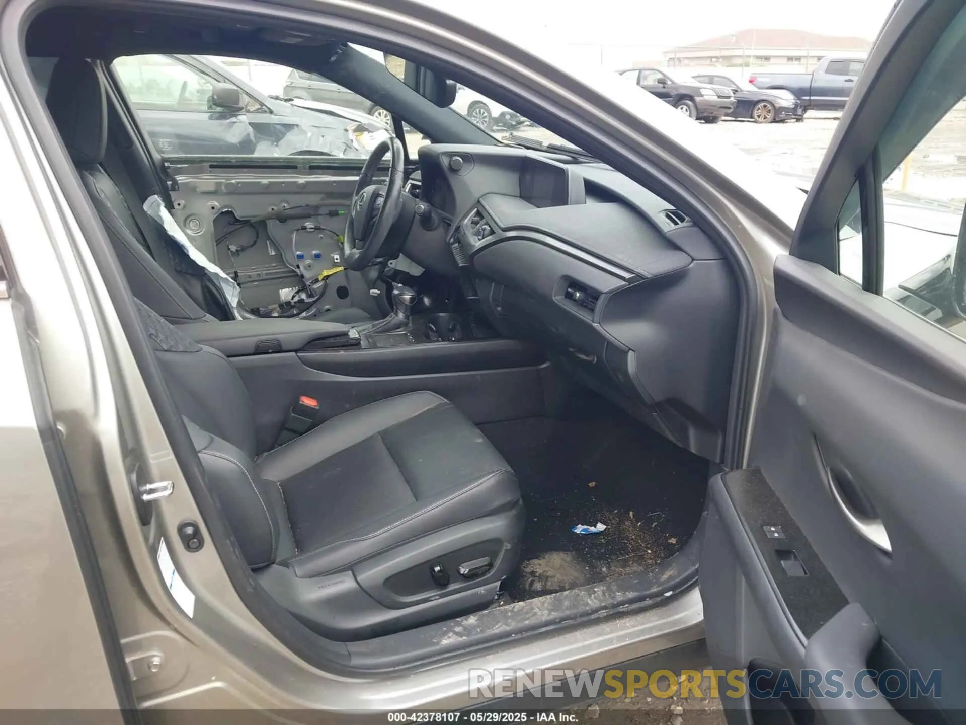 5 Photograph of a damaged car JTHP9JBH8M2038940 LEXUS UX 250H 2021