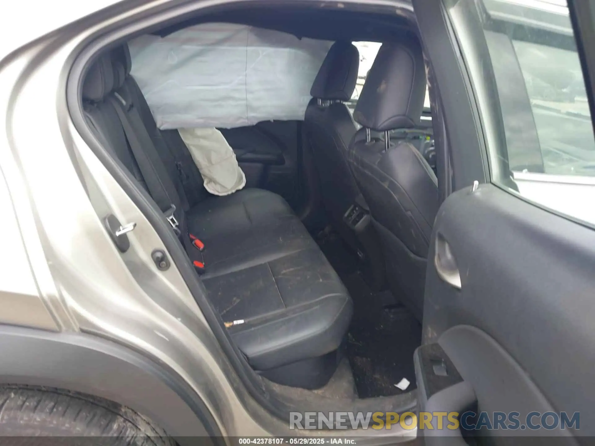 8 Photograph of a damaged car JTHP9JBH8M2038940 LEXUS UX 250H 2021