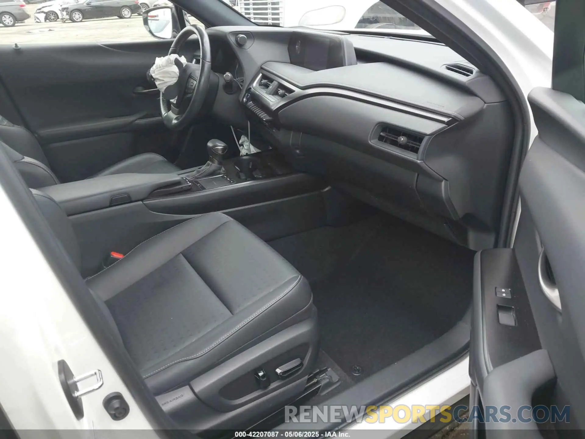 5 Photograph of a damaged car JTHX9JBH5M2038636 LEXUS UX 250H 2021