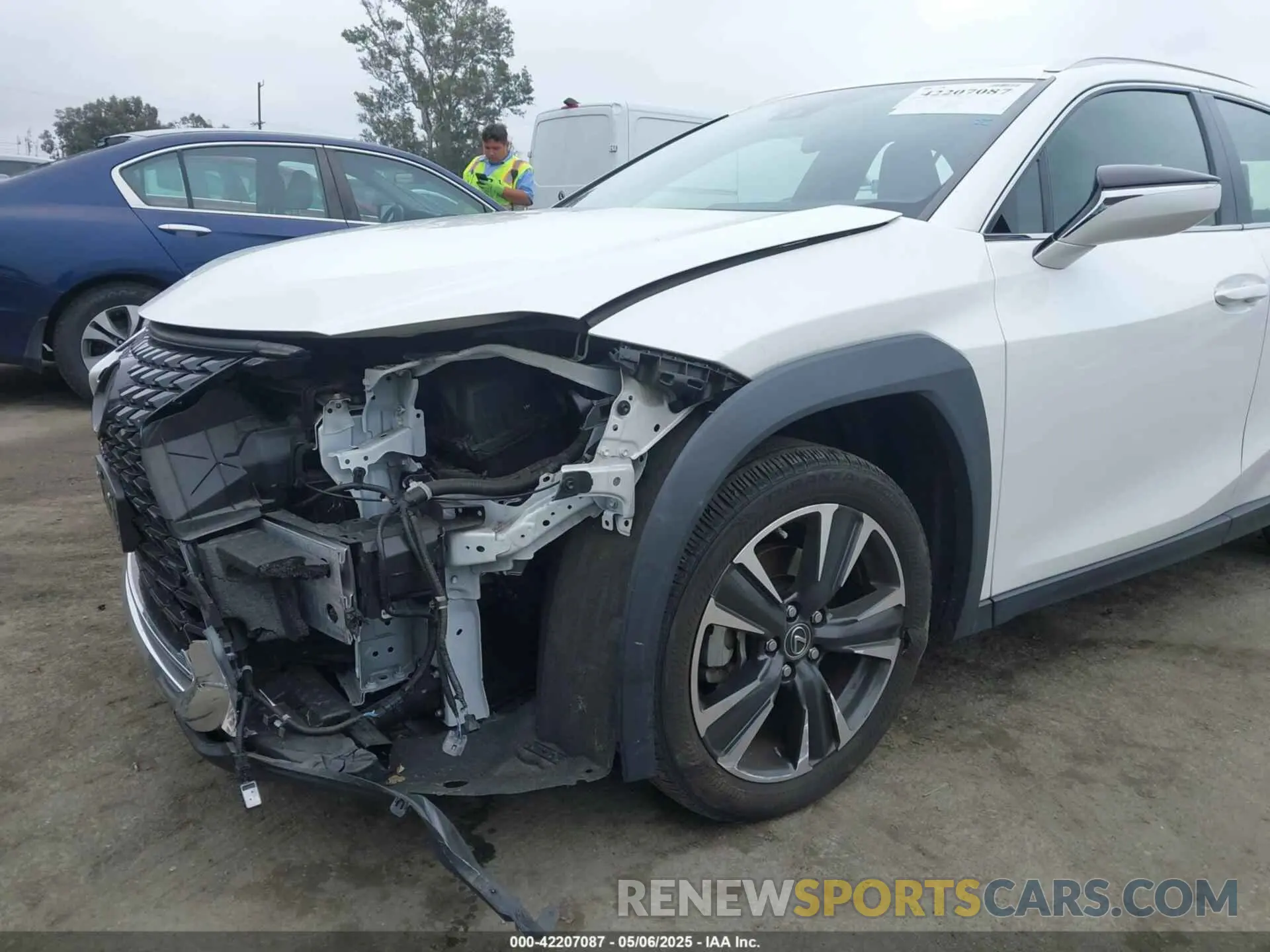 6 Photograph of a damaged car JTHX9JBH5M2038636 LEXUS UX 250H 2021