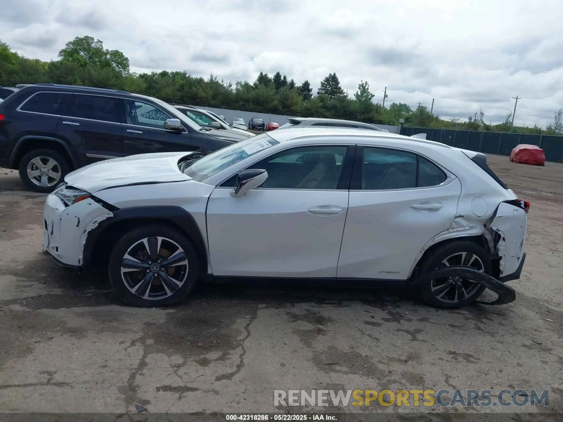 14 Photograph of a damaged car JTHX9JBH5M2051466 LEXUS UX 250H 2021
