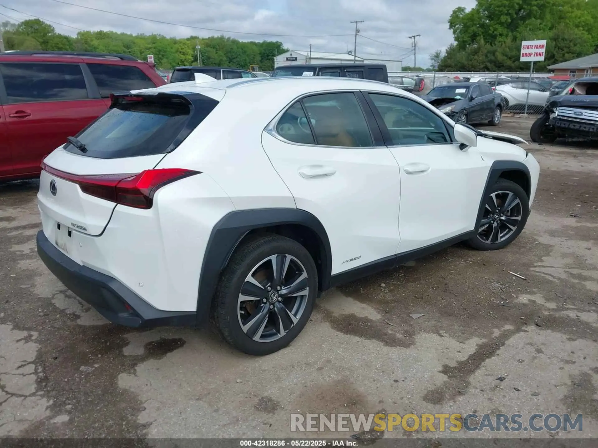 4 Photograph of a damaged car JTHX9JBH5M2051466 LEXUS UX 250H 2021