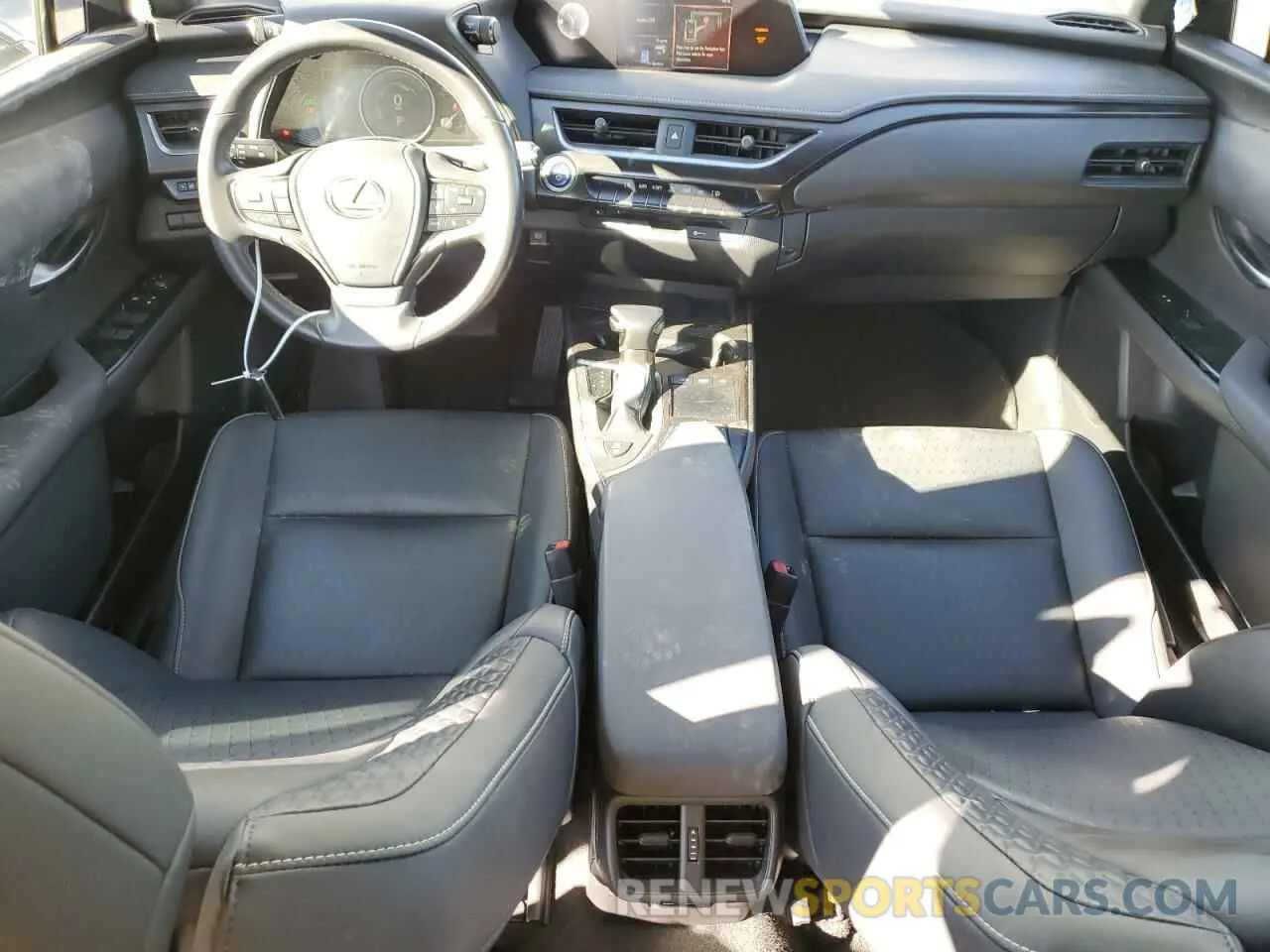 8 Photograph of a damaged car JTHX9JBH7M2040131 LEXUS UX 250H 2021