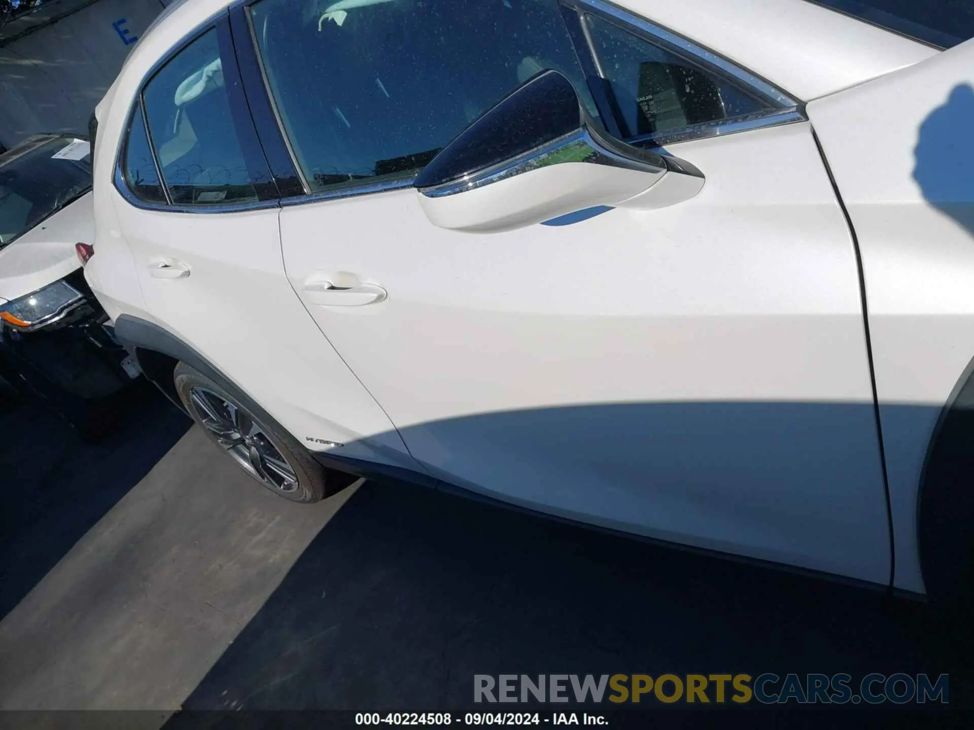 14 Photograph of a damaged car JTHX9JBH9M2053205 LEXUS UX 250H 2021