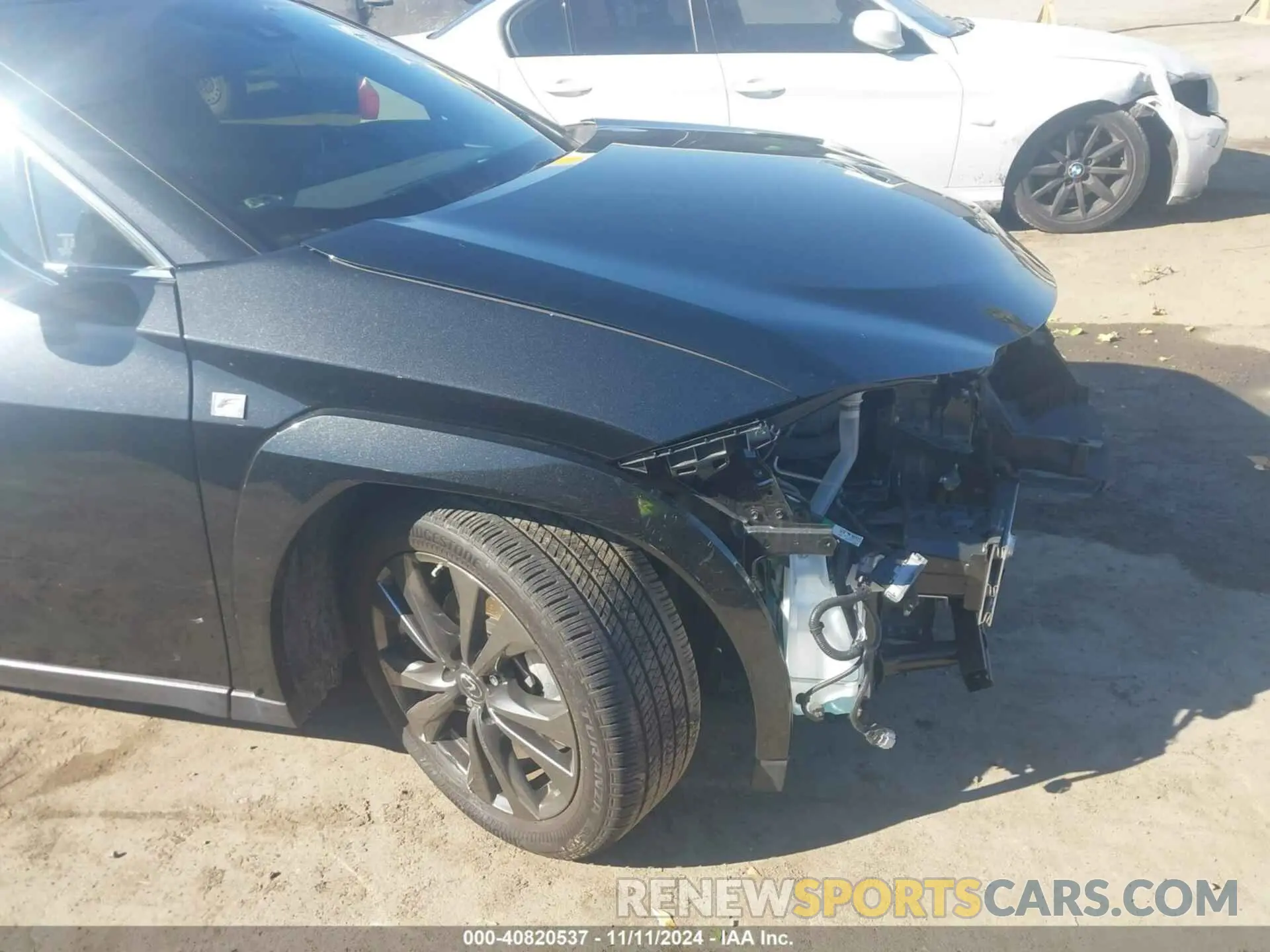 19 Photograph of a damaged car JTHE9JBH9N2061071 LEXUS UX 250H 2022