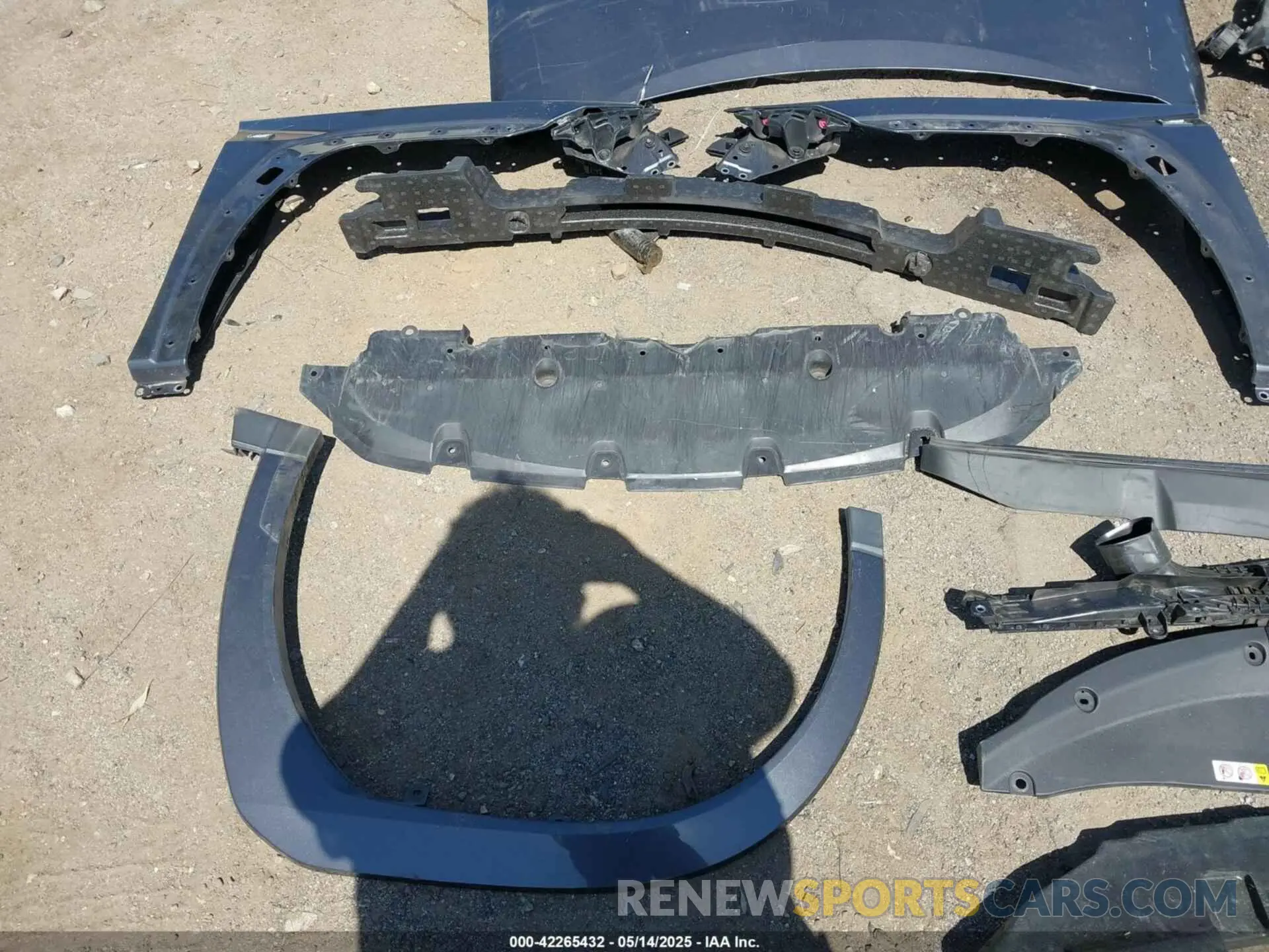 18 Photograph of a damaged car JTHE9JBHXN2057109 LEXUS UX 250H 2022