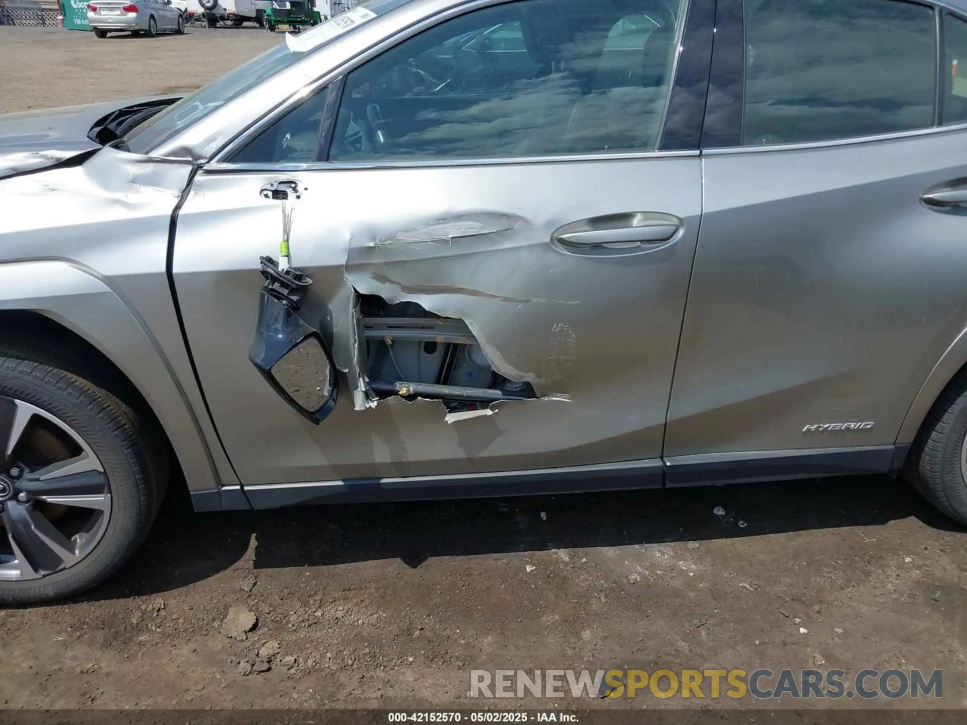 17 Photograph of a damaged car JTHP9JBHXN2054896 LEXUS UX 250H 2022