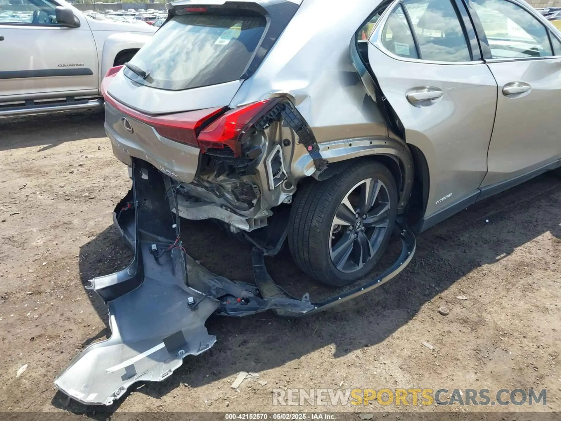 18 Photograph of a damaged car JTHP9JBHXN2054896 LEXUS UX 250H 2022