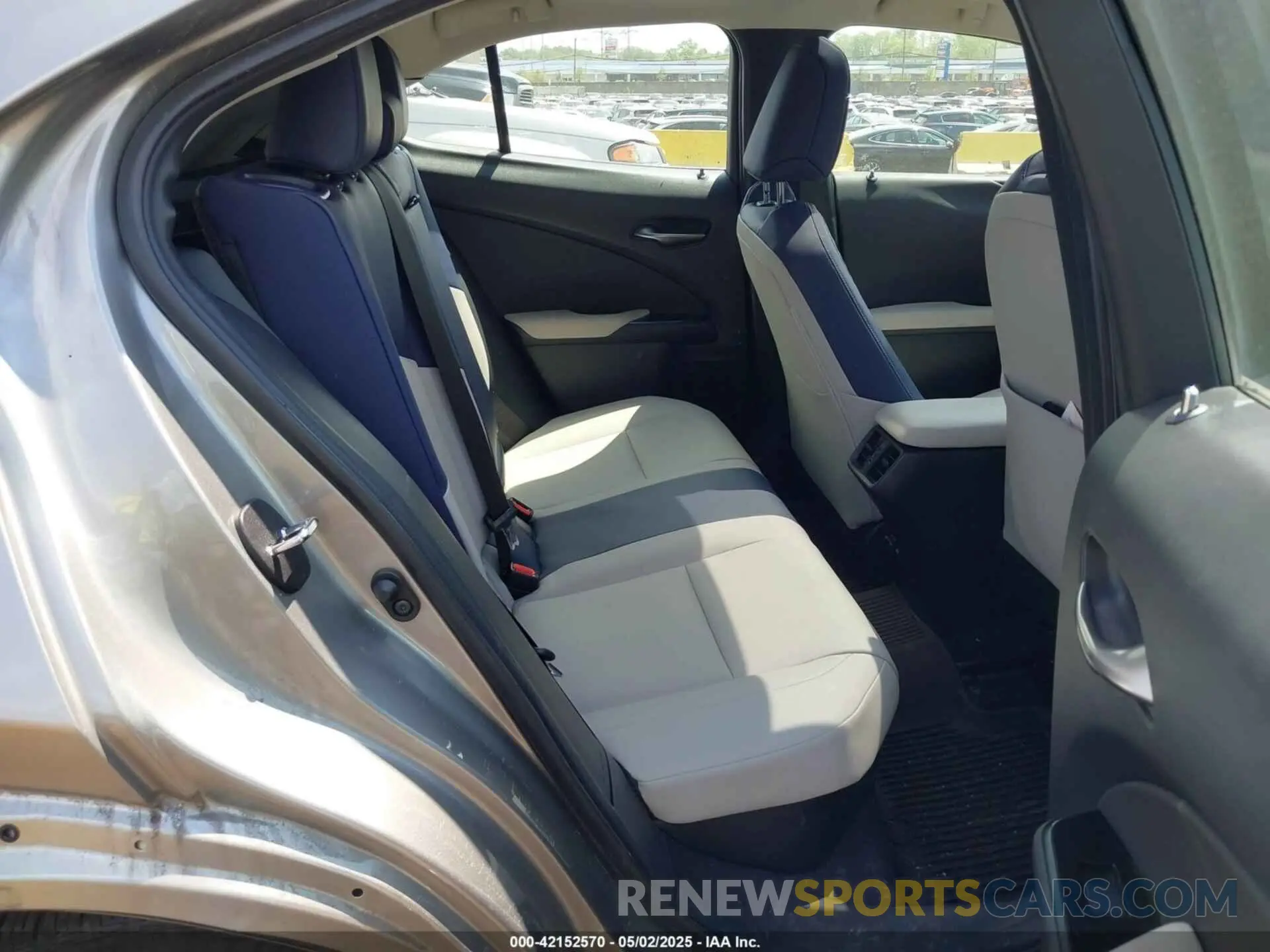 8 Photograph of a damaged car JTHP9JBHXN2054896 LEXUS UX 250H 2022