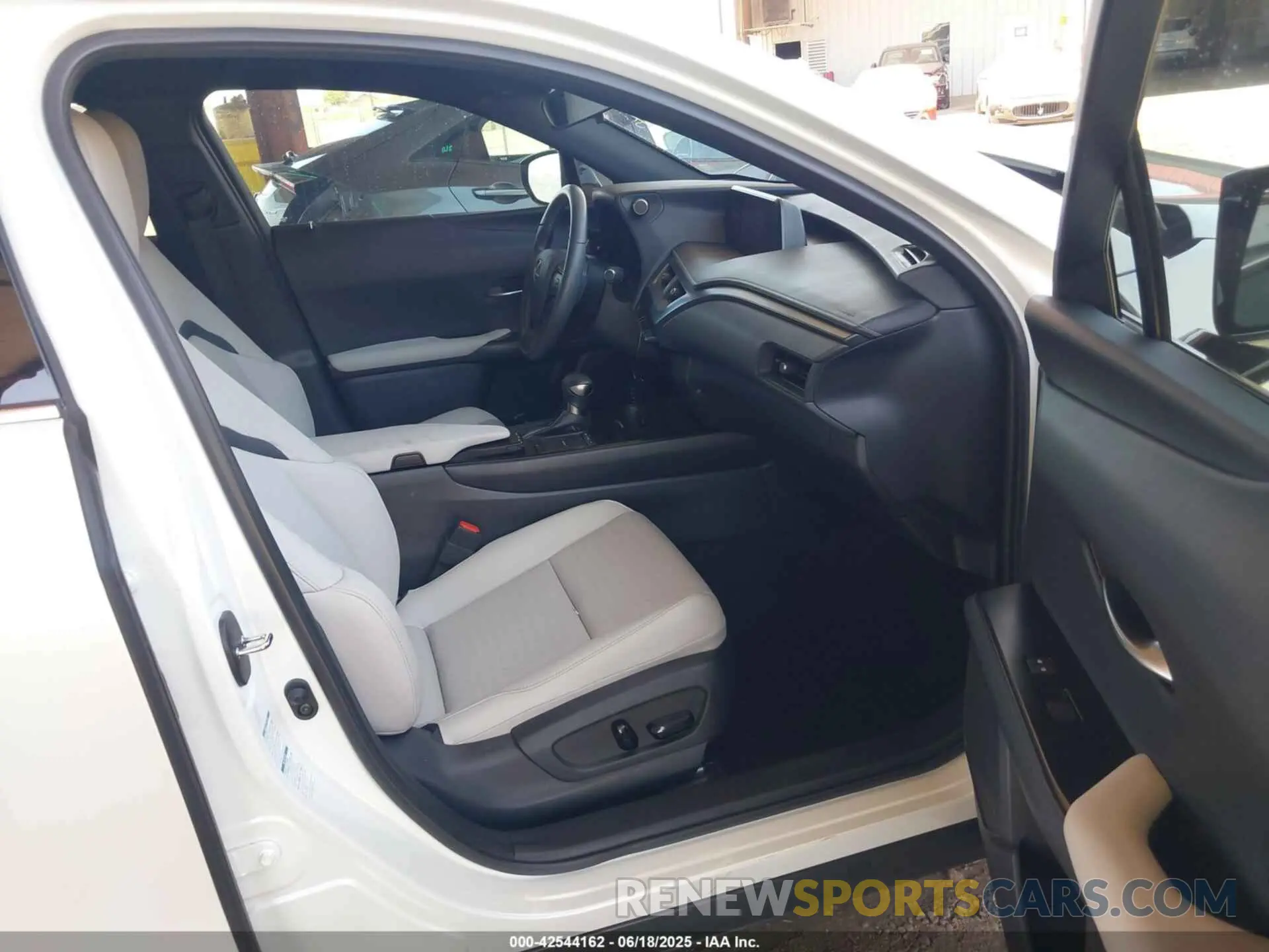 5 Photograph of a damaged car JTHX9JBH1N2062367 LEXUS UX 250H 2022