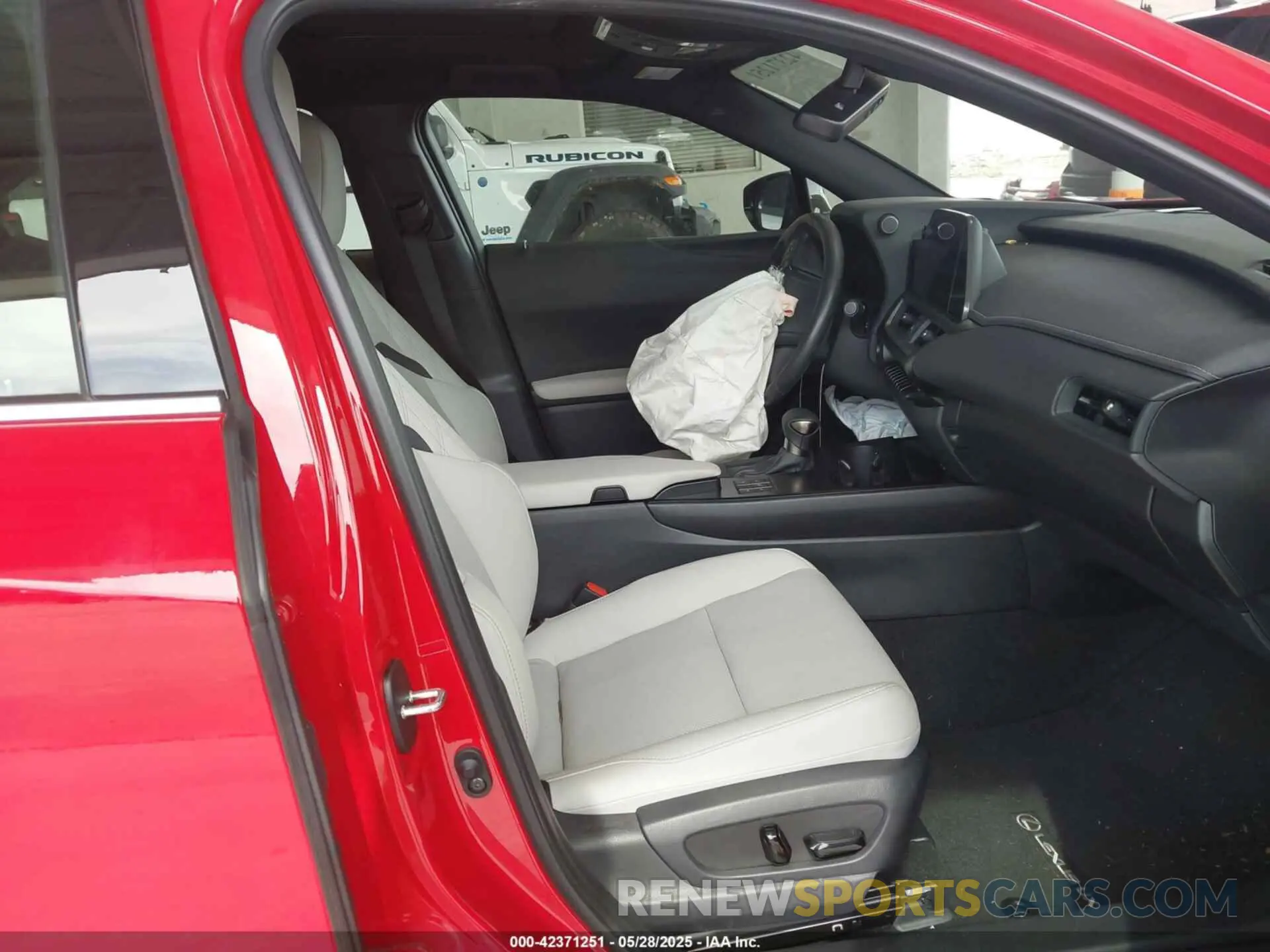 5 Photograph of a damaged car JTHP6JBH1P2141792 LEXUS UX 250H 2023