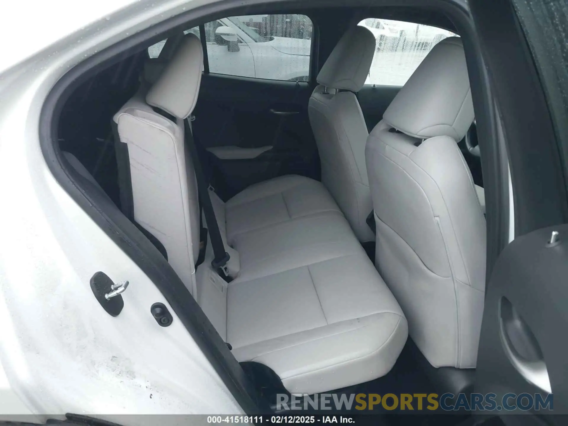 8 Photograph of a damaged car JTHX6JBH3P2144998 LEXUS UX 250H 2023