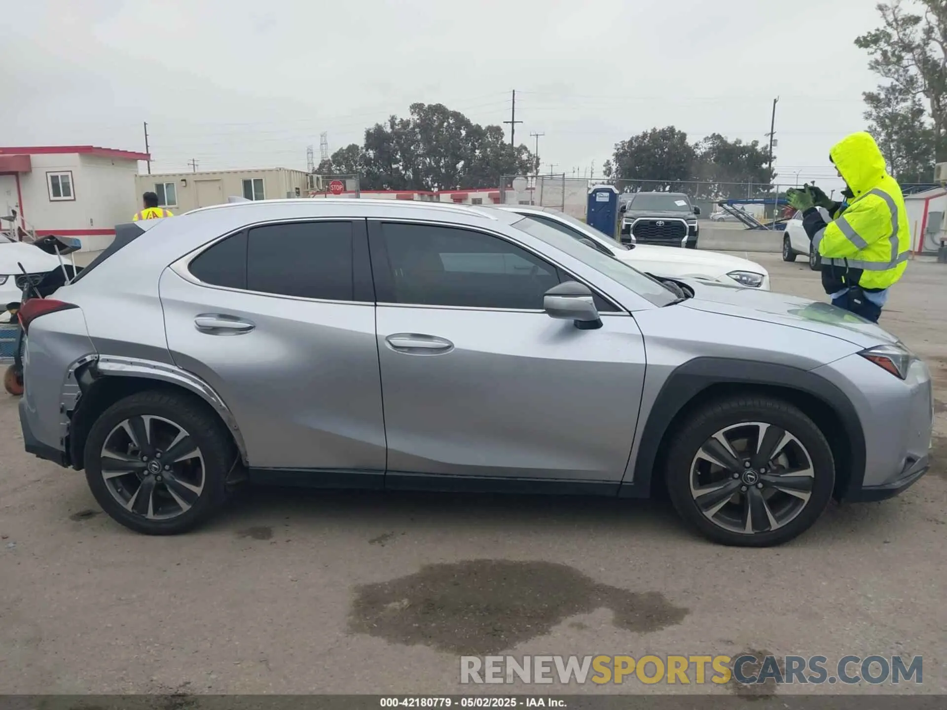 14 Photograph of a damaged car JTHX6JBH6P2143926 LEXUS UX 250H 2023