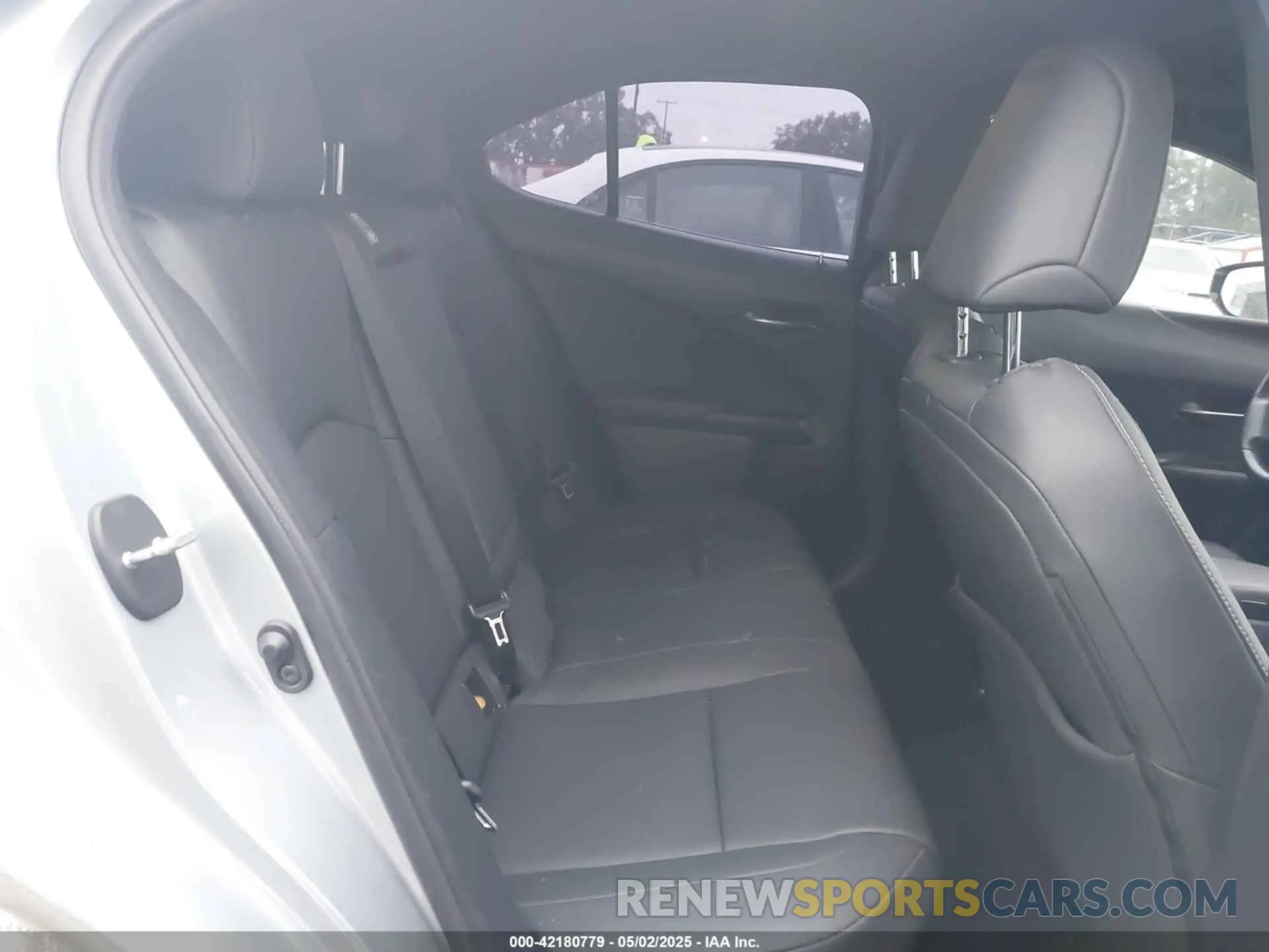8 Photograph of a damaged car JTHX6JBH6P2143926 LEXUS UX 250H 2023