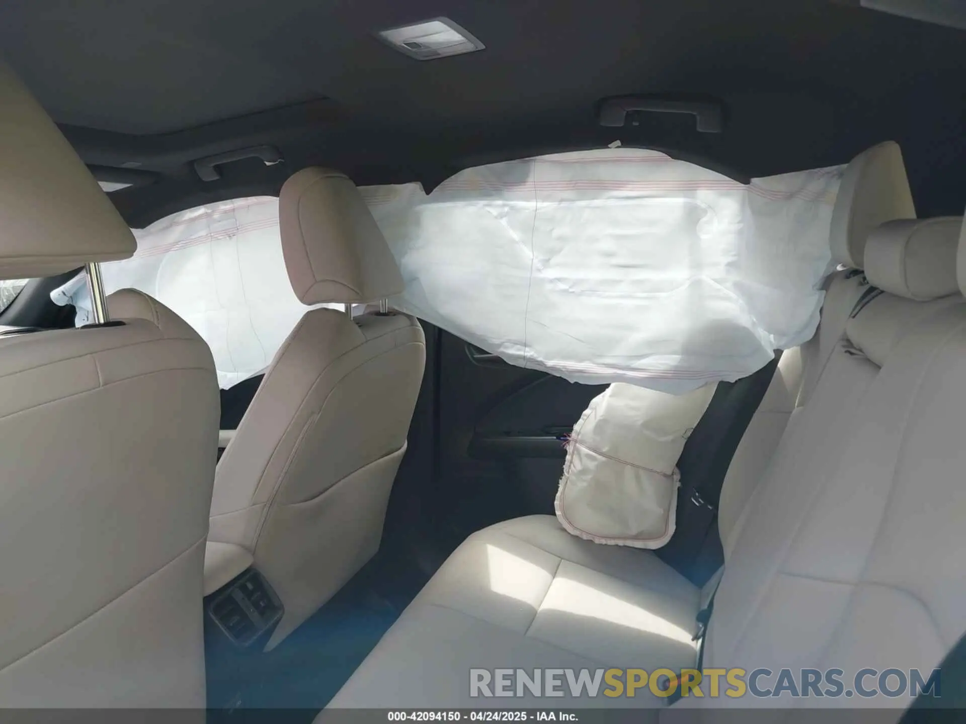 8 Photograph of a damaged car JTHX6JBH8P2147752 LEXUS UX 250H 2023