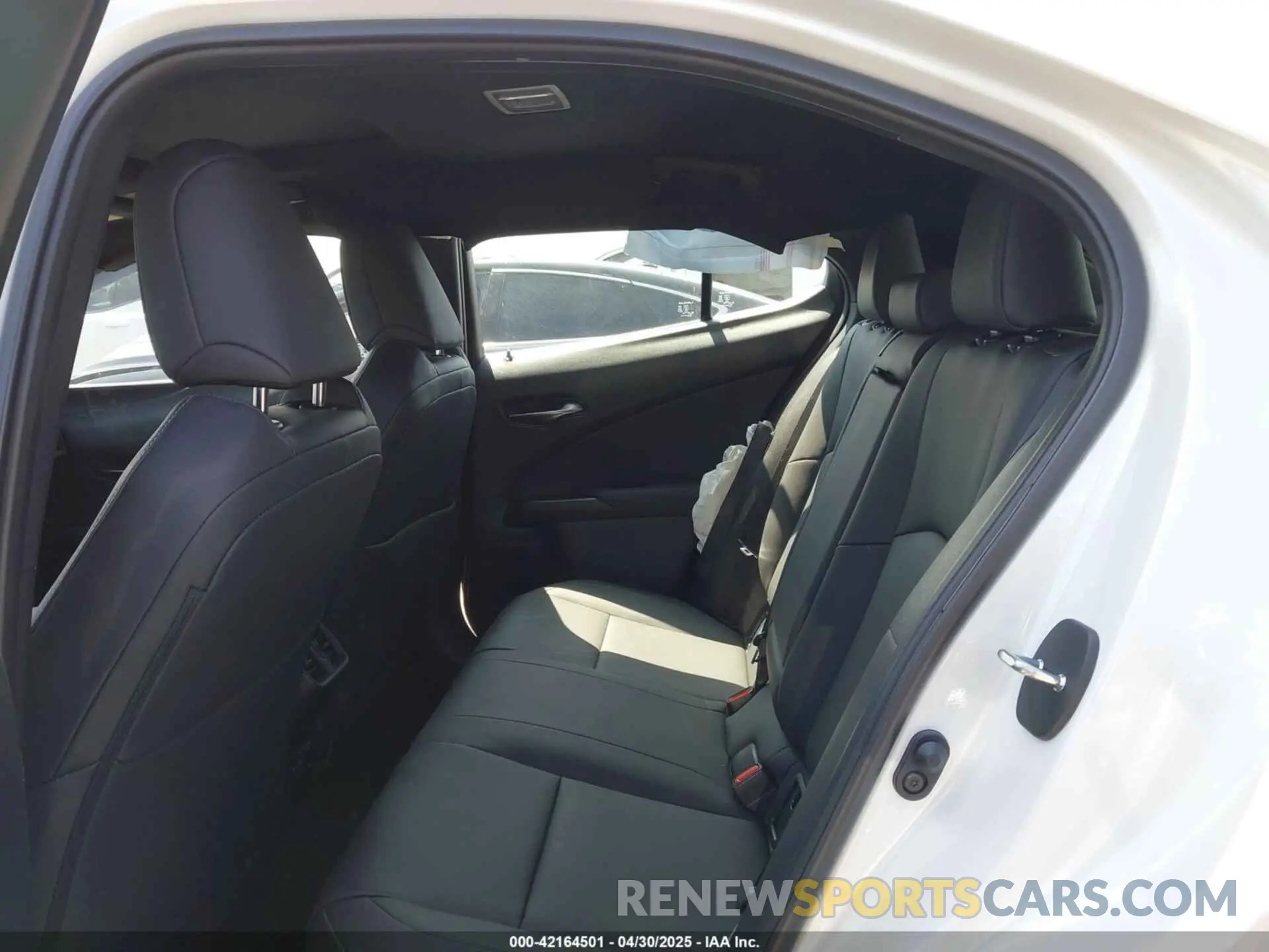 8 Photograph of a damaged car JTHX6JBHXR2186541 LEXUS UX 250H 2024