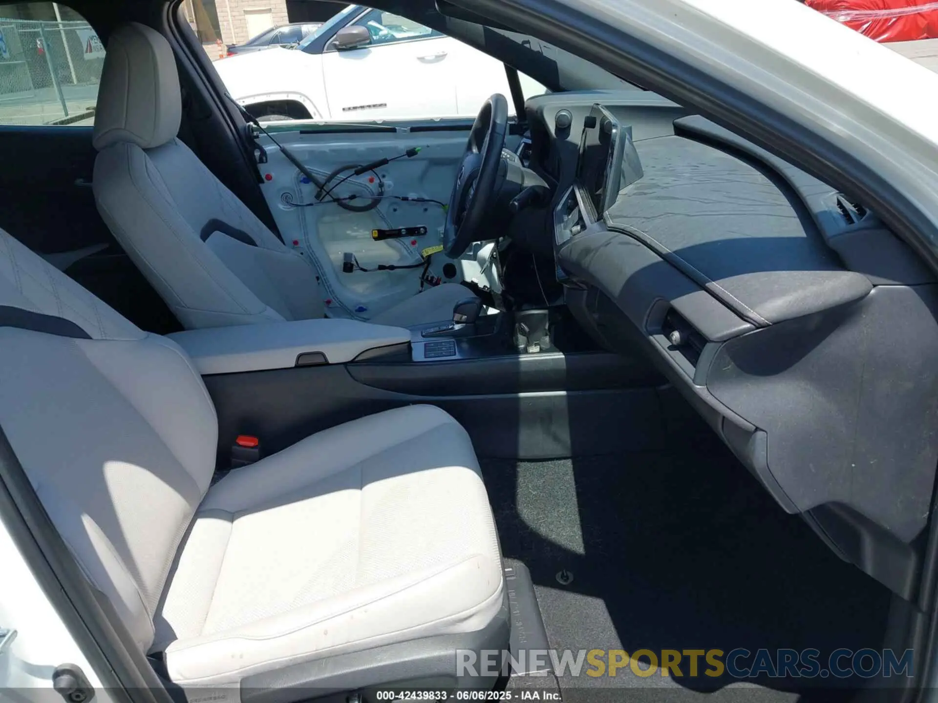 5 Photograph of a damaged car JTHYBJAH8S2014645 LEXUS UX 300H 2025