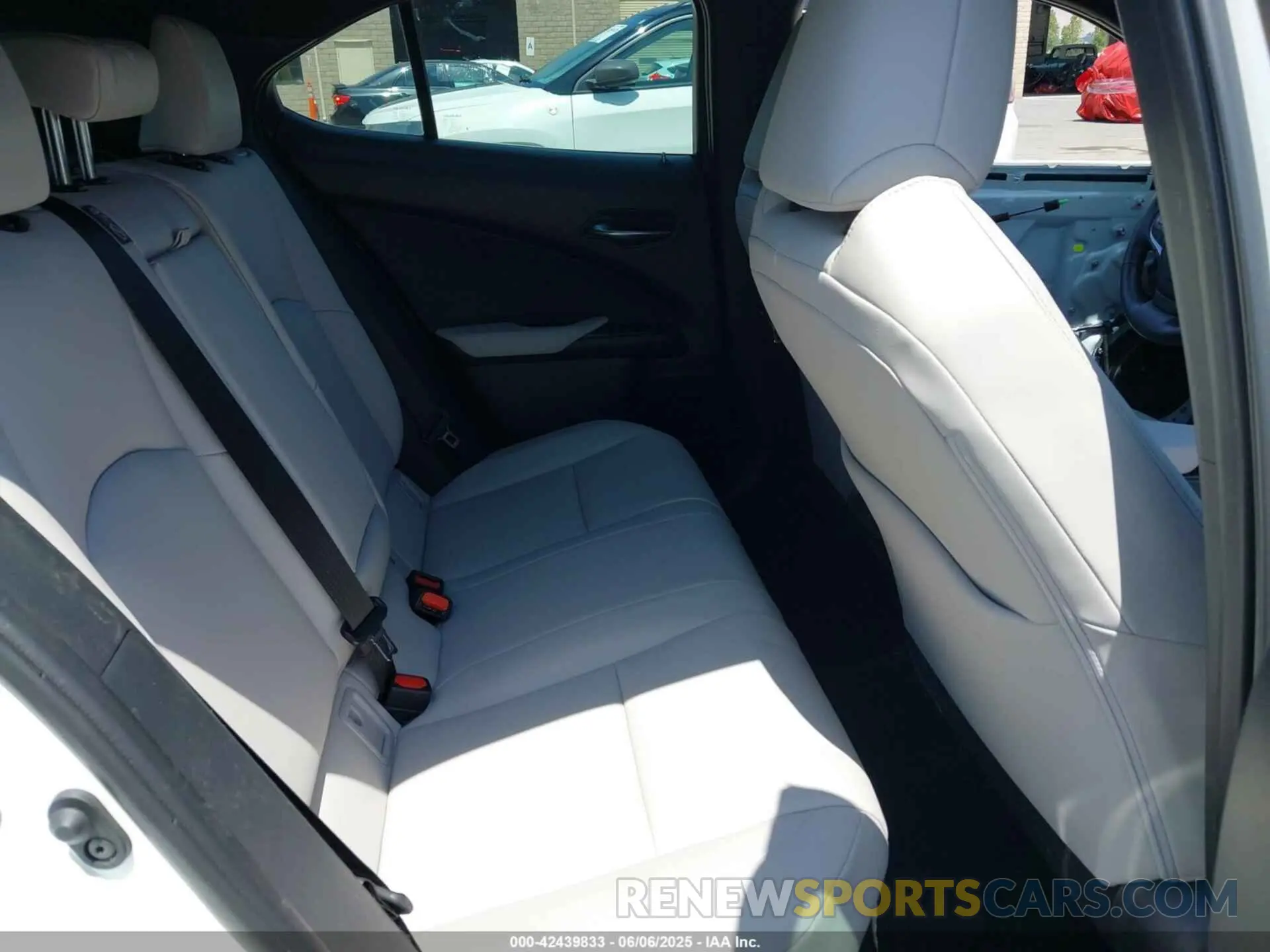 8 Photograph of a damaged car JTHYBJAH8S2014645 LEXUS UX 300H 2025