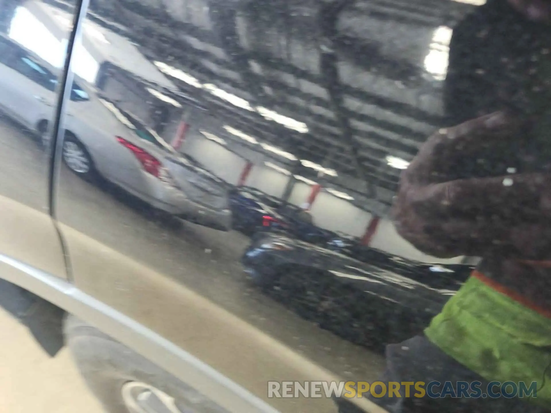 1 Photograph of a damaged car 5LM5J6XC1LGL24956 LINCOLN AVIATOR 2020