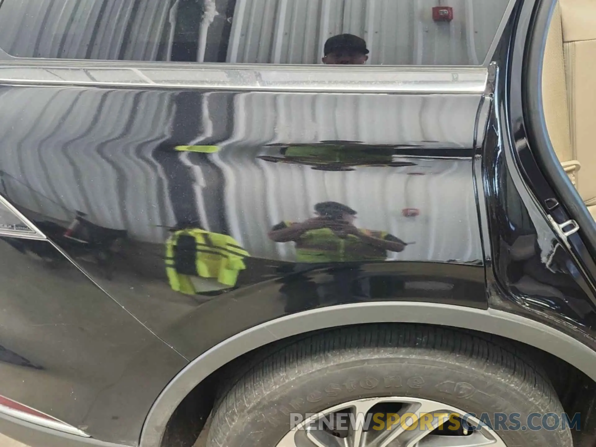10 Photograph of a damaged car 5LM5J6XC1LGL24956 LINCOLN AVIATOR 2020