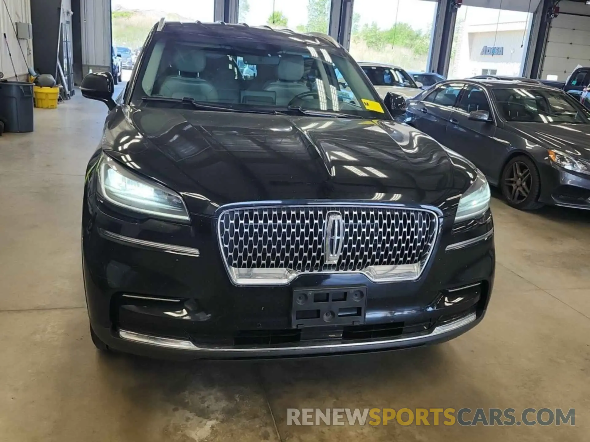 28 Photograph of a damaged car 5LM5J6XC1LGL24956 LINCOLN AVIATOR 2020