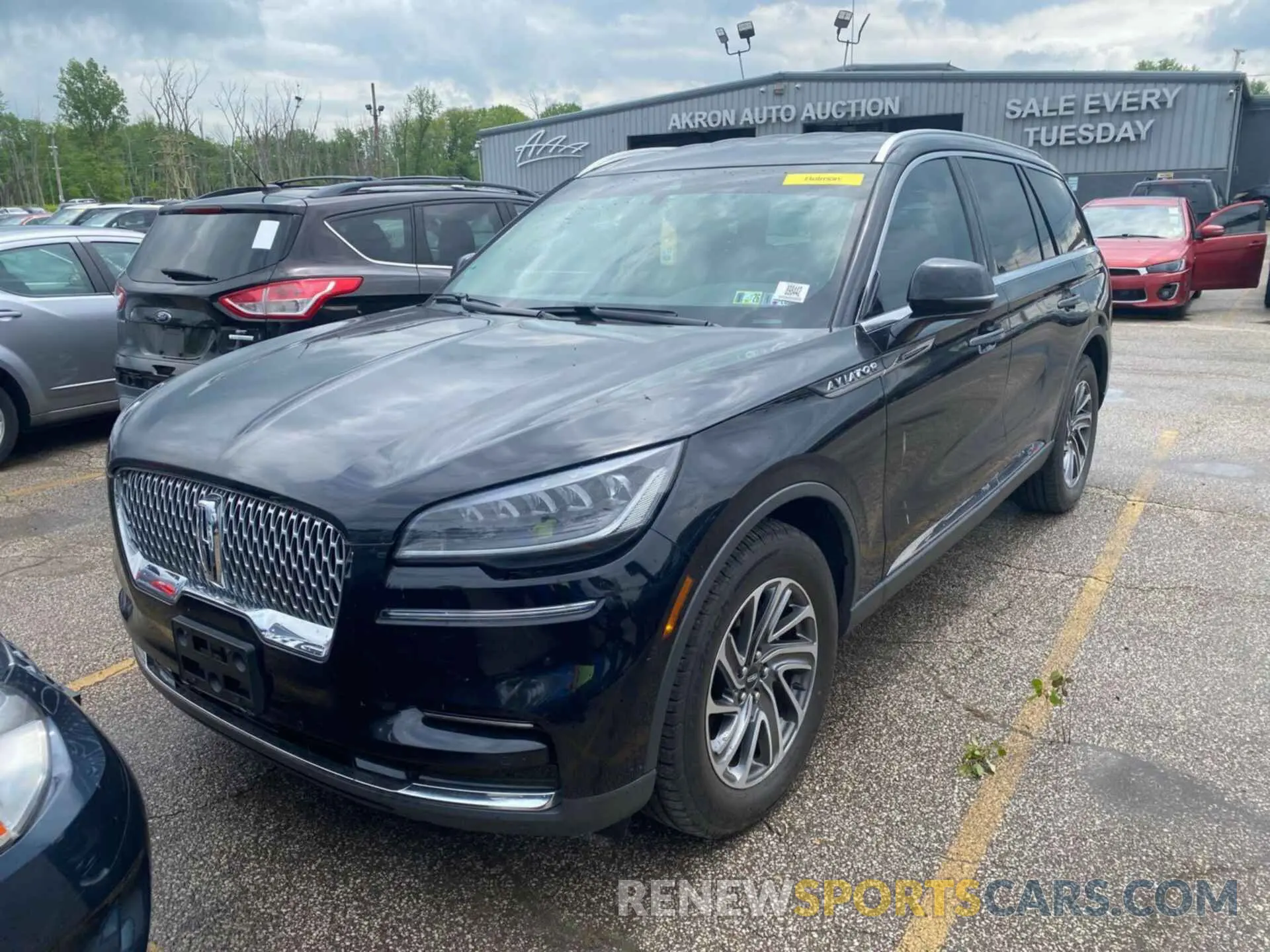10 Photograph of a damaged car 5LM5J6XC8LGL09774 LINCOLN AVIATOR 2020