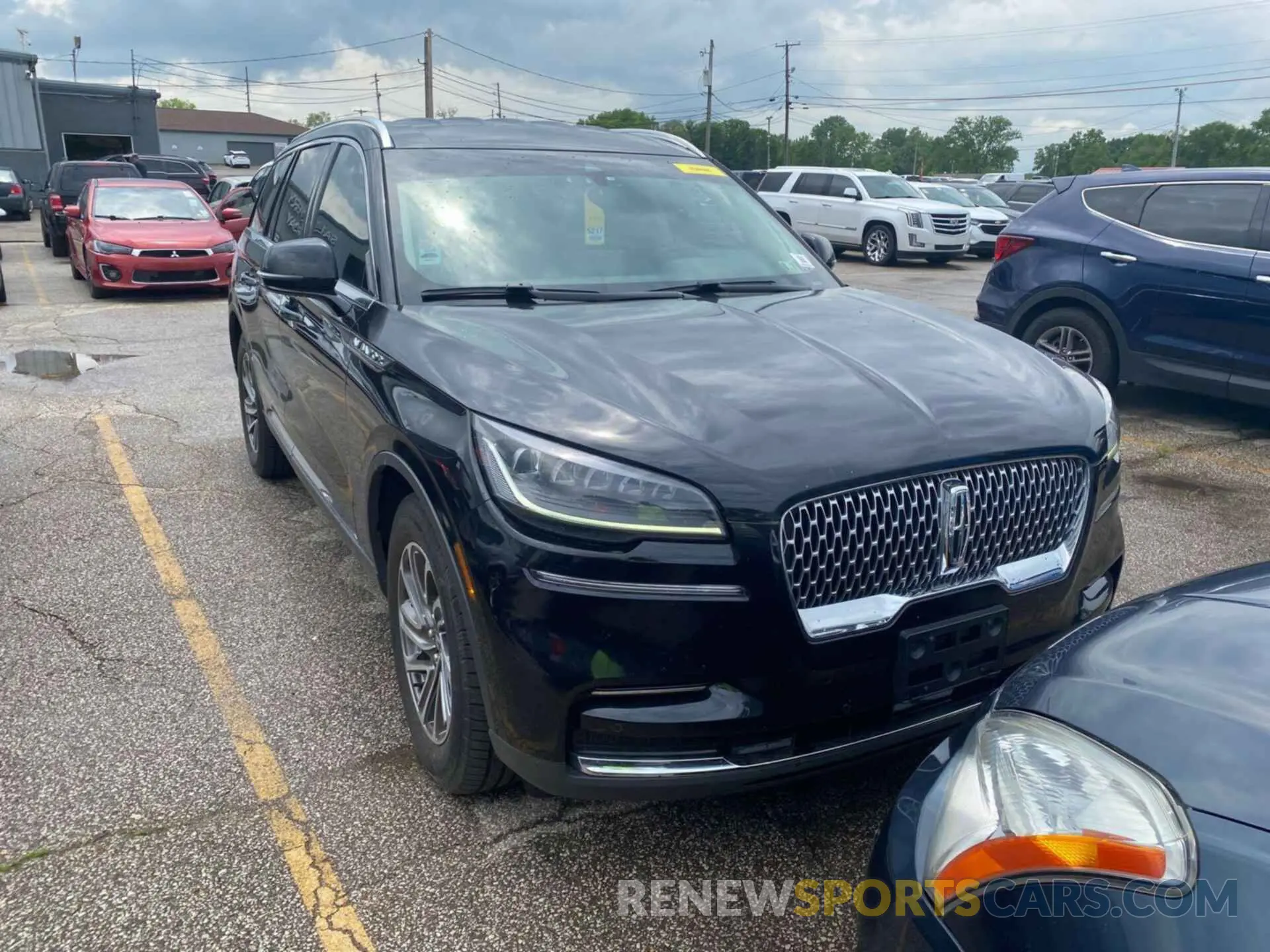 3 Photograph of a damaged car 5LM5J6XC8LGL09774 LINCOLN AVIATOR 2020