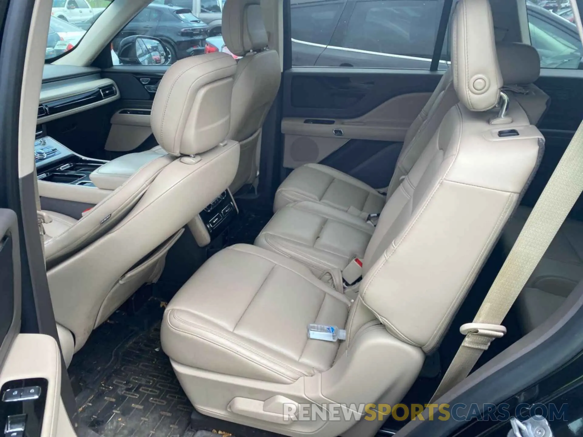 7 Photograph of a damaged car 5LM5J6XC8LGL09774 LINCOLN AVIATOR 2020