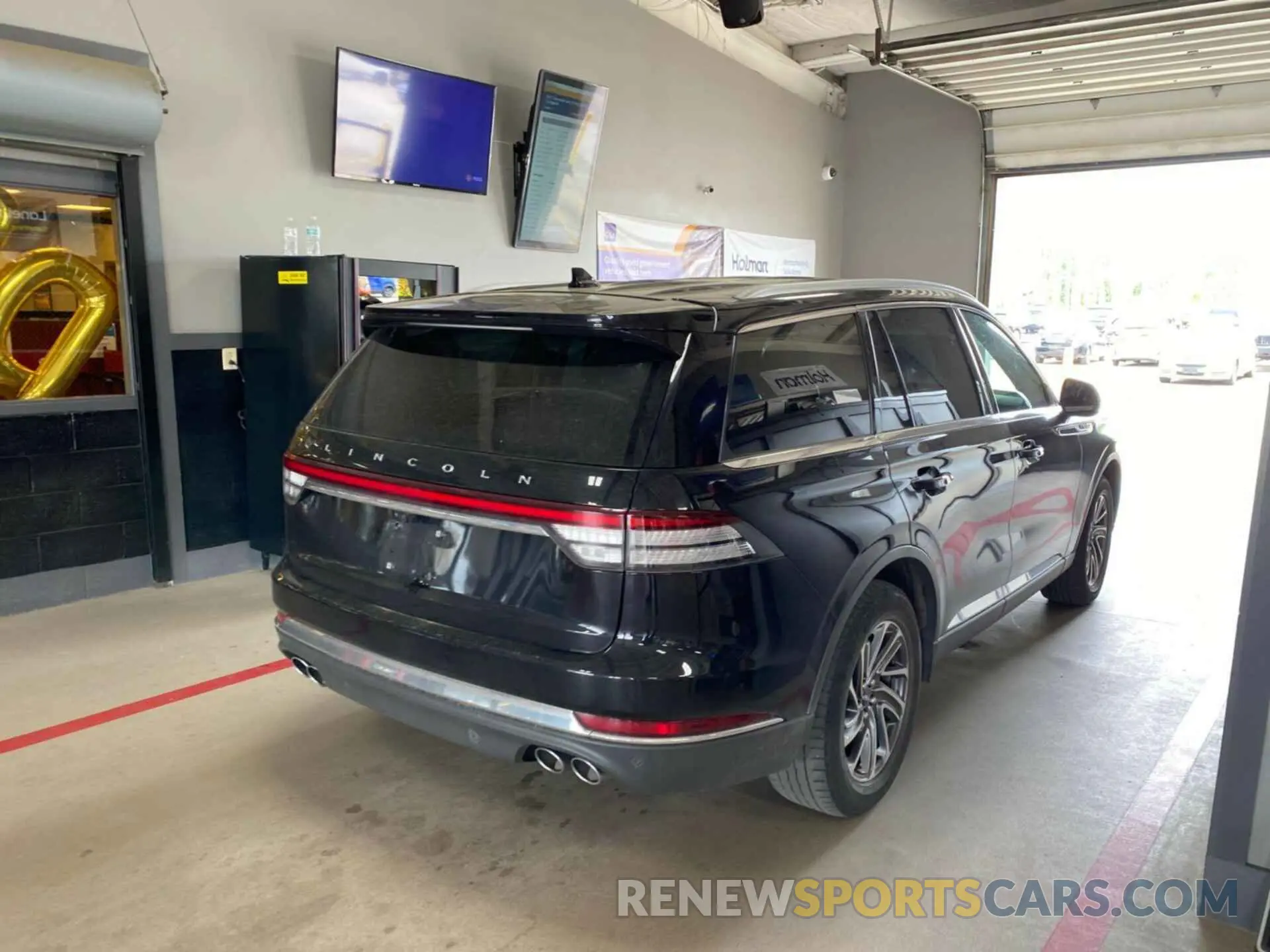 2 Photograph of a damaged car 5LM5J6XC9LGL25126 LINCOLN AVIATOR 2020