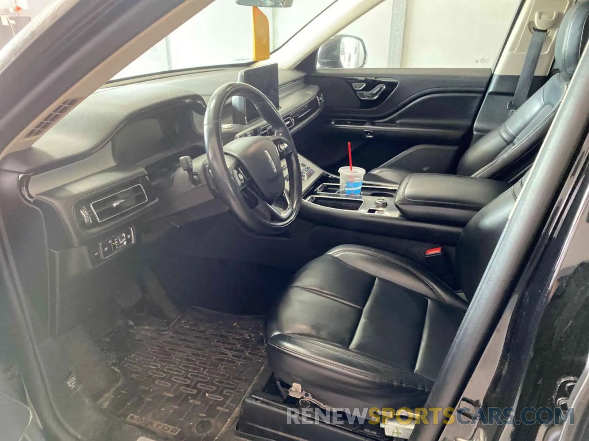 20 Photograph of a damaged car 5LM5J6XC9LGL25126 LINCOLN AVIATOR 2020