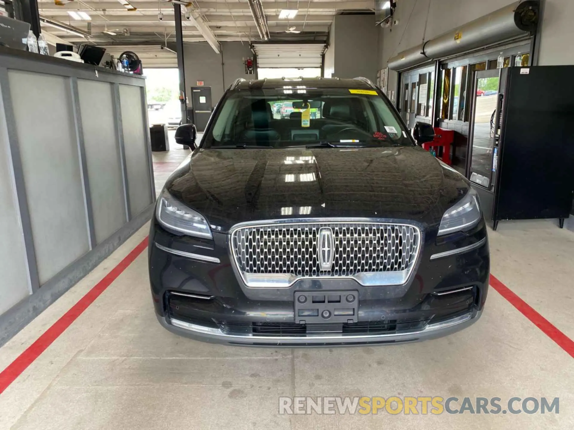 6 Photograph of a damaged car 5LM5J6XC9LGL25126 LINCOLN AVIATOR 2020