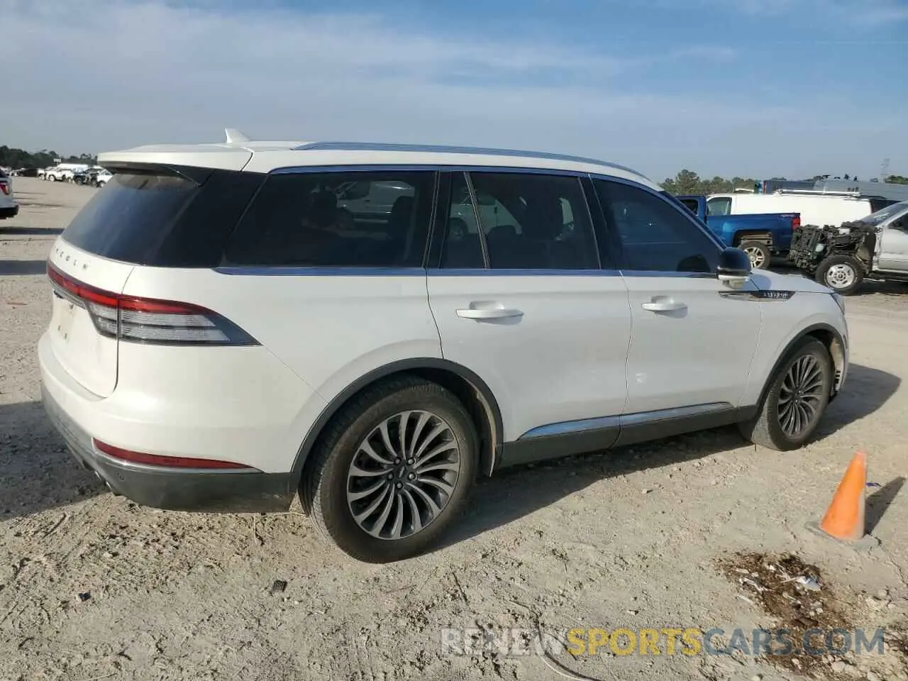 3 Photograph of a damaged car 5LM5J7WC1LGL27010 LINCOLN AVIATOR 2020