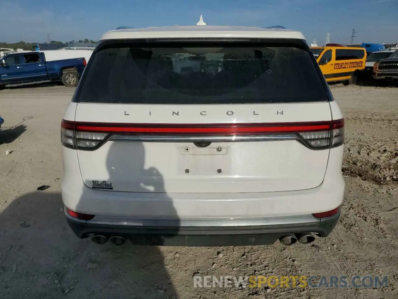 6 Photograph of a damaged car 5LM5J7WC1LGL27010 LINCOLN AVIATOR 2020