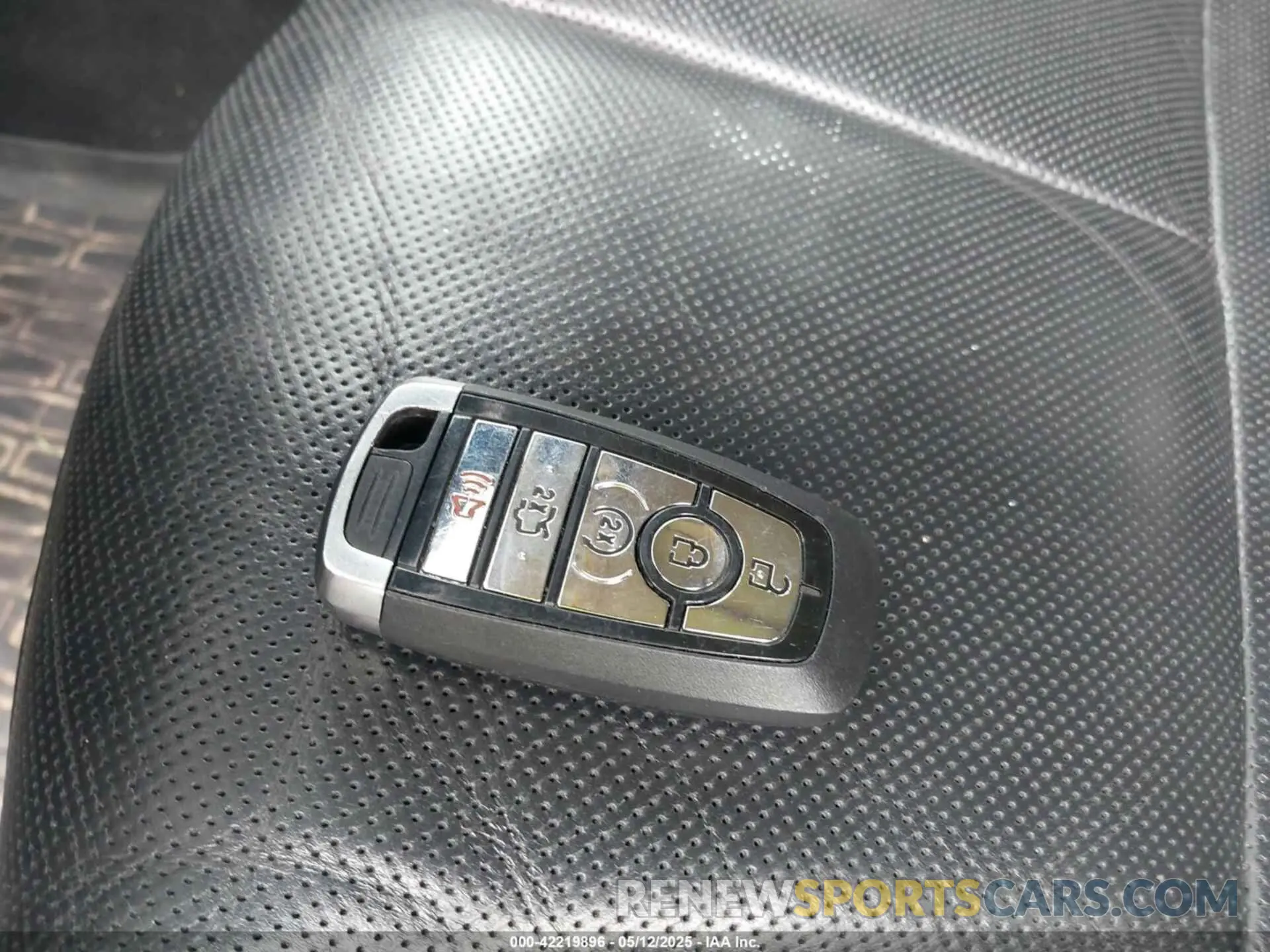 11 Photograph of a damaged car 5LM5J7WC2LGL17926 LINCOLN AVIATOR 2020