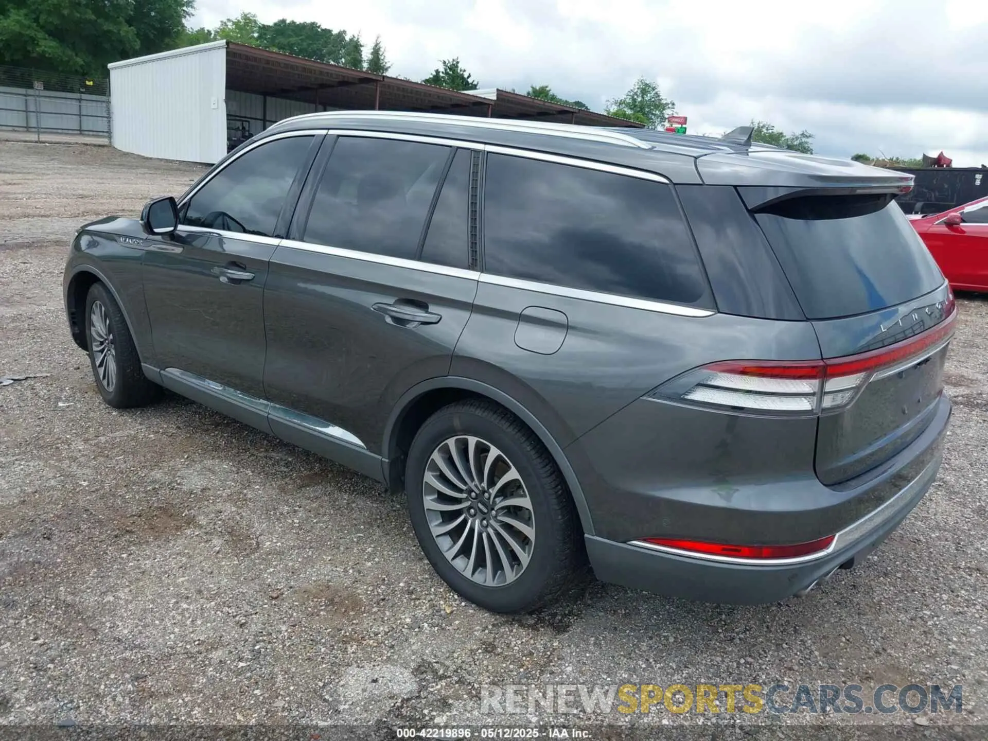 3 Photograph of a damaged car 5LM5J7WC2LGL17926 LINCOLN AVIATOR 2020