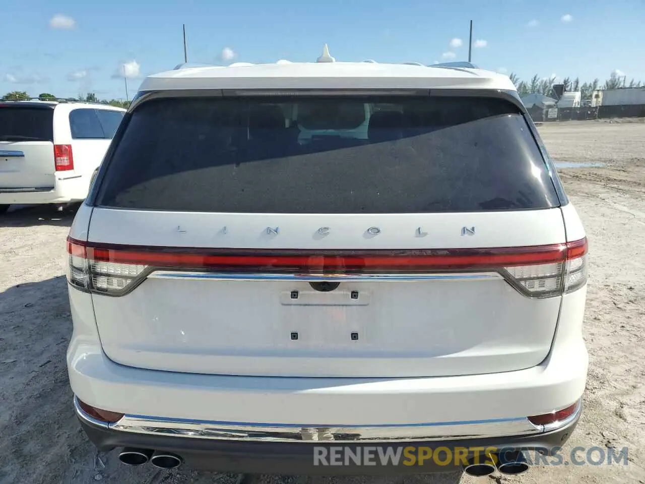 6 Photograph of a damaged car 5LM5J7WCXLGL10805 LINCOLN AVIATOR 2020