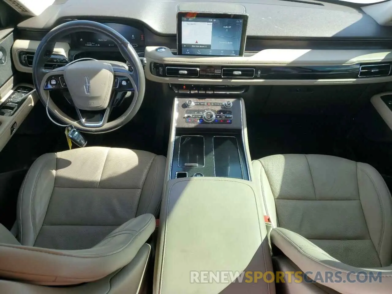 8 Photograph of a damaged car 5LM5J7WCXLGL10805 LINCOLN AVIATOR 2020