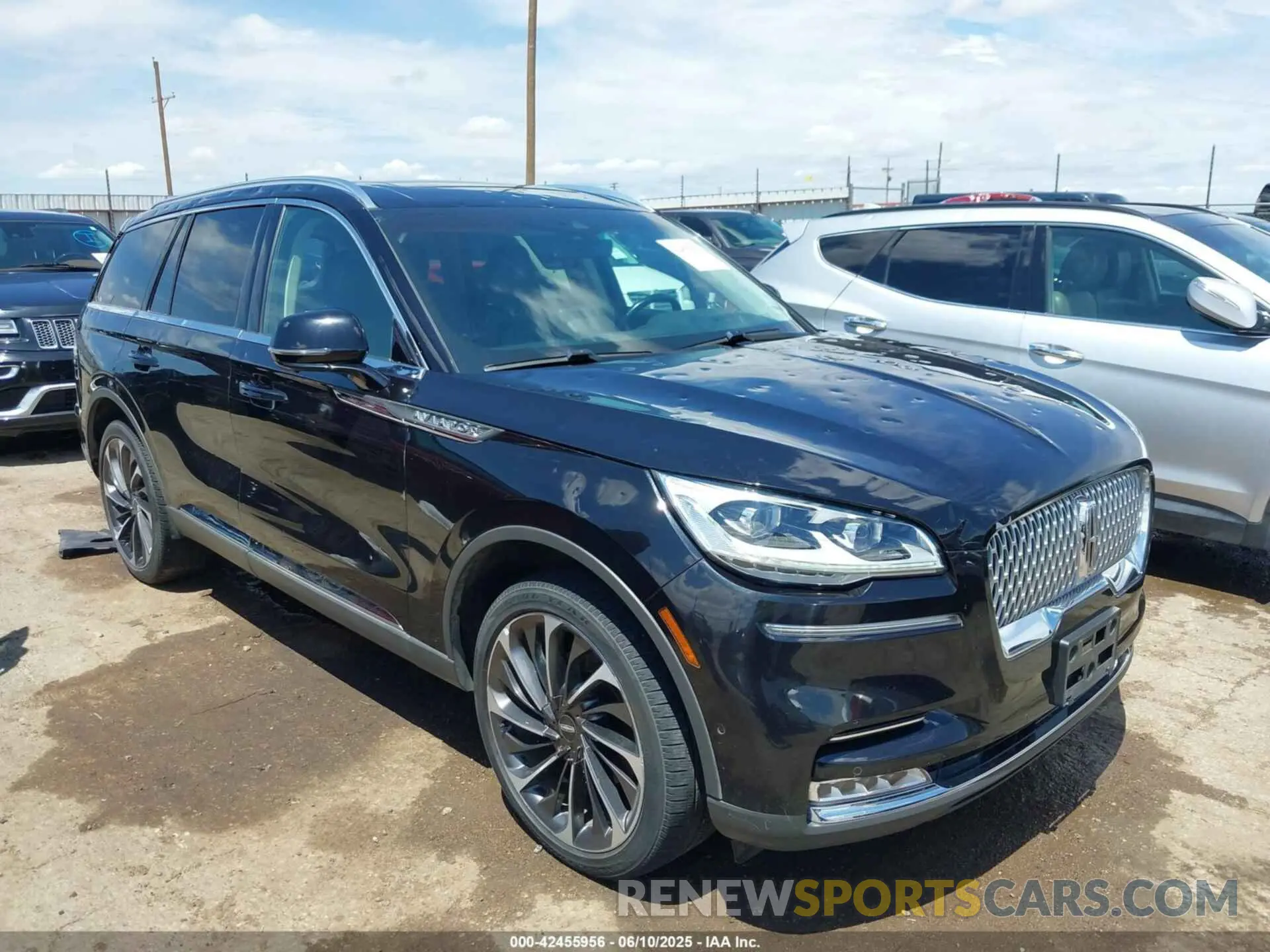 1 Photograph of a damaged car 5LM5J7XC0LGL00556 LINCOLN AVIATOR 2020