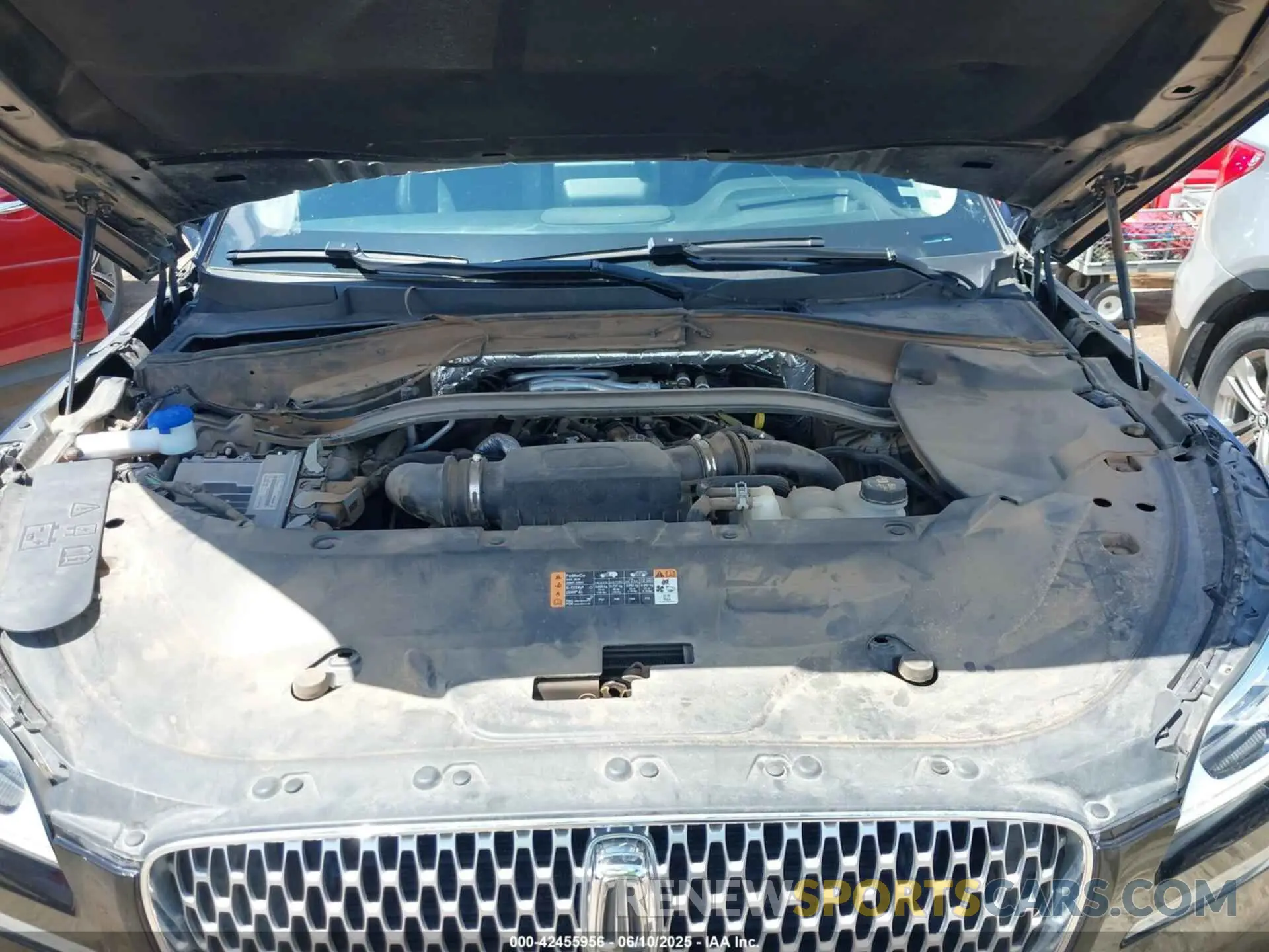 10 Photograph of a damaged car 5LM5J7XC0LGL00556 LINCOLN AVIATOR 2020