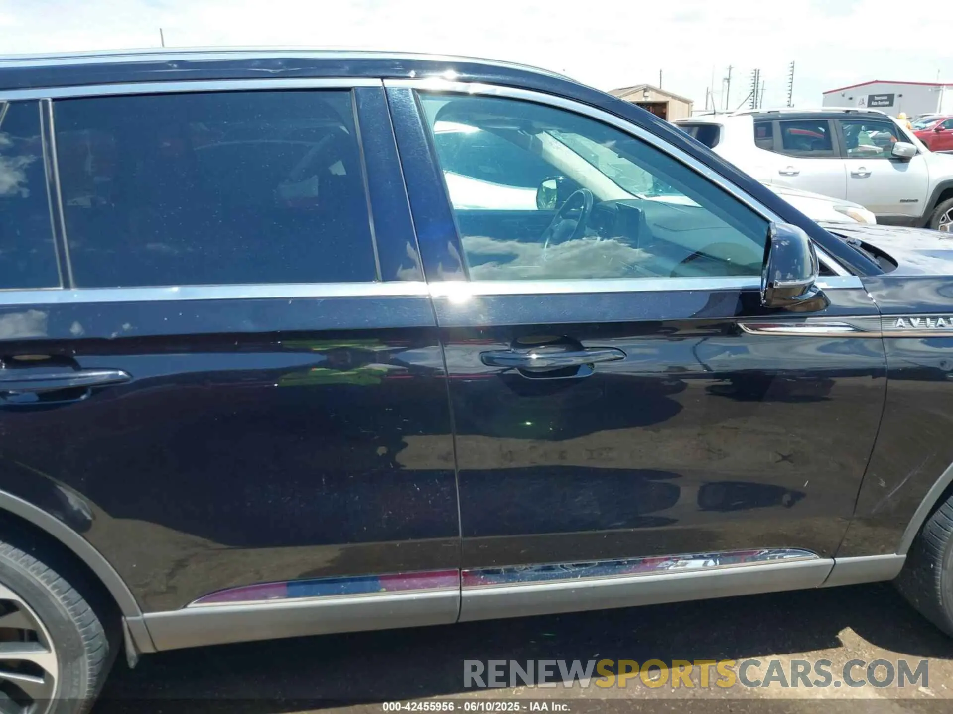 13 Photograph of a damaged car 5LM5J7XC0LGL00556 LINCOLN AVIATOR 2020