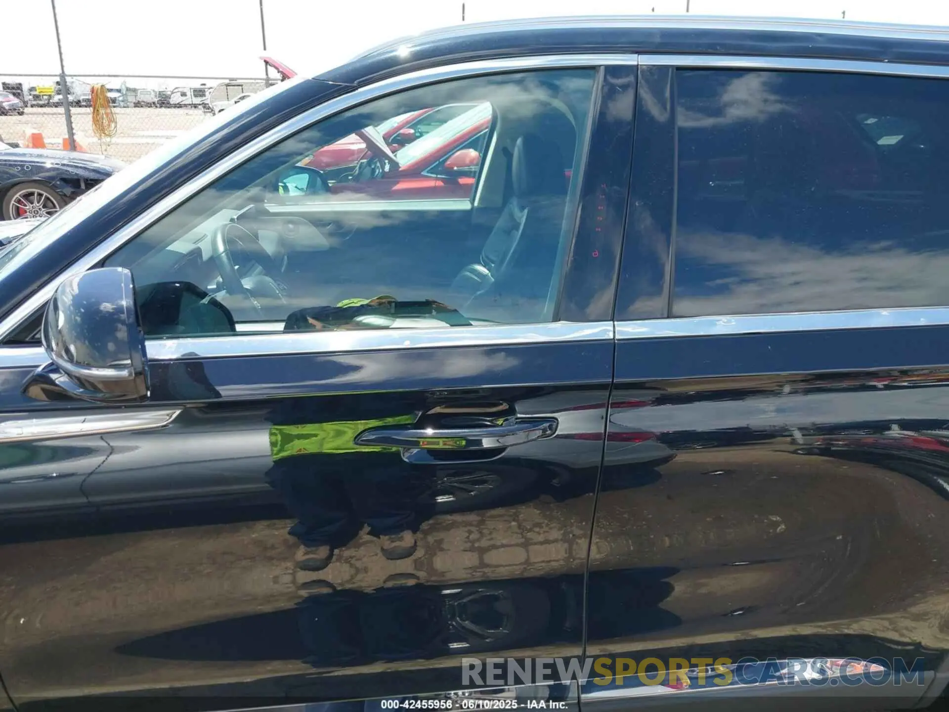 14 Photograph of a damaged car 5LM5J7XC0LGL00556 LINCOLN AVIATOR 2020