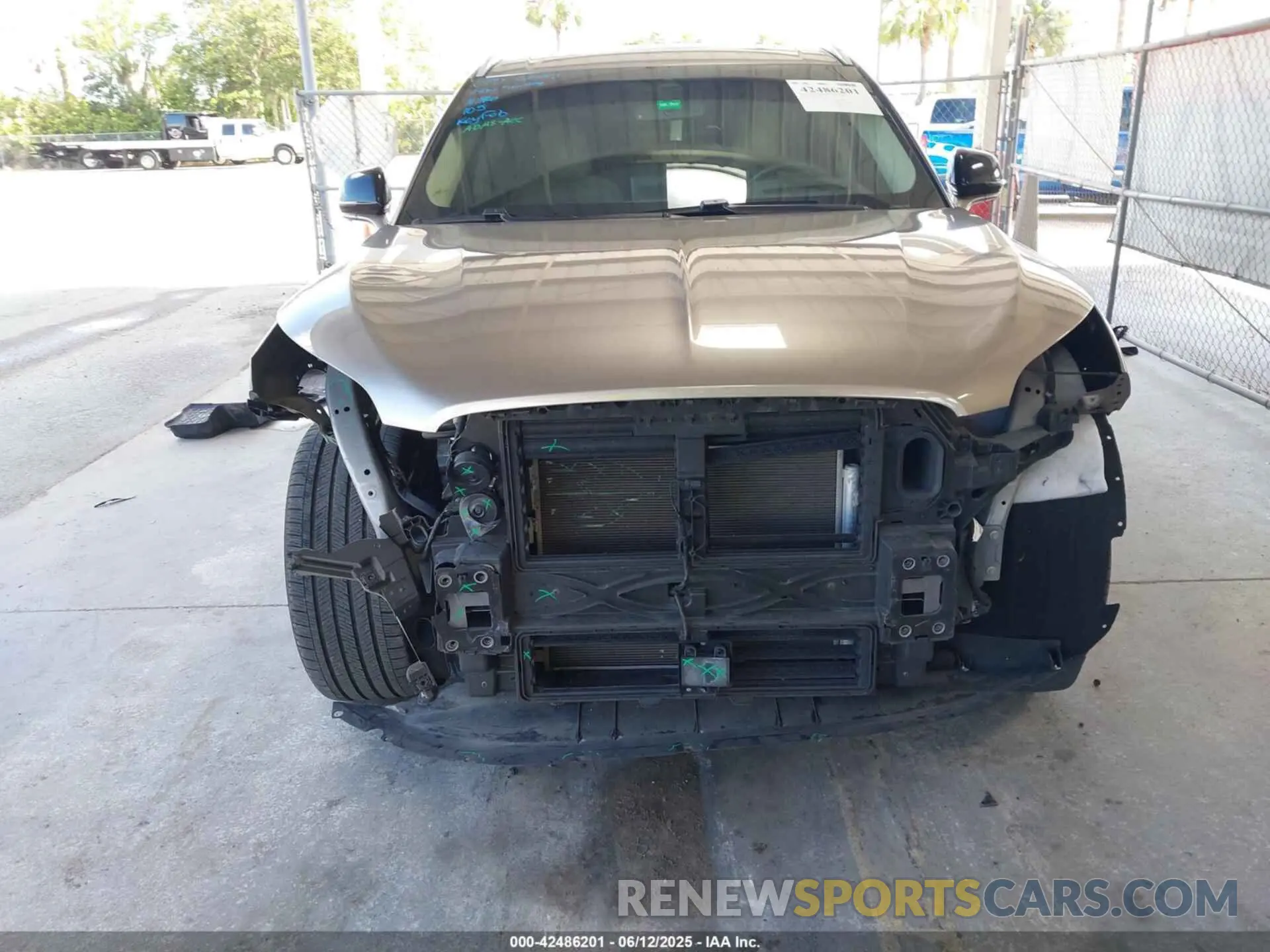 12 Photograph of a damaged car 5LM5J7XC0LGL10343 LINCOLN AVIATOR 2020