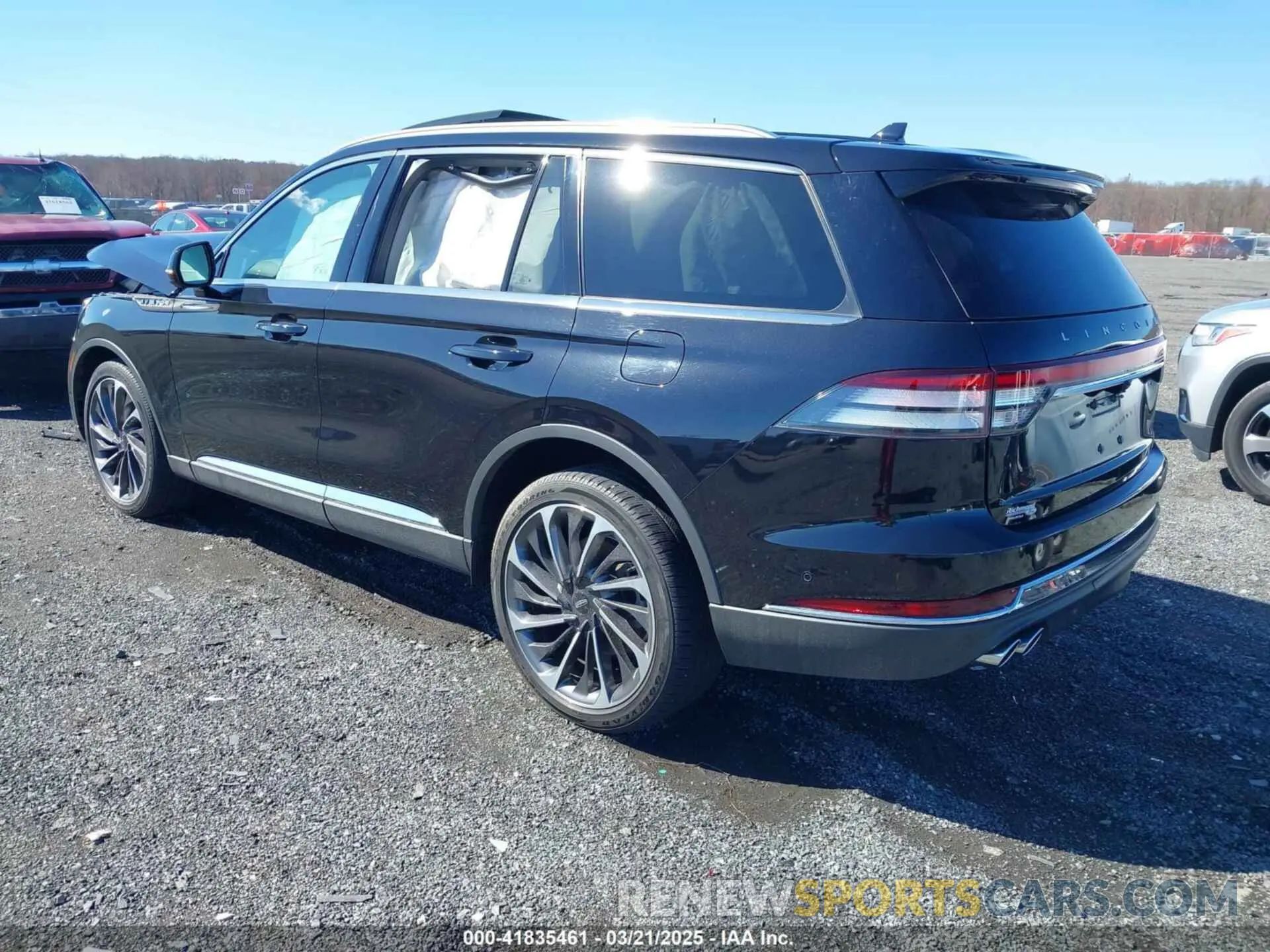 3 Photograph of a damaged car 5LM5J7XC0LGL22461 LINCOLN AVIATOR 2020