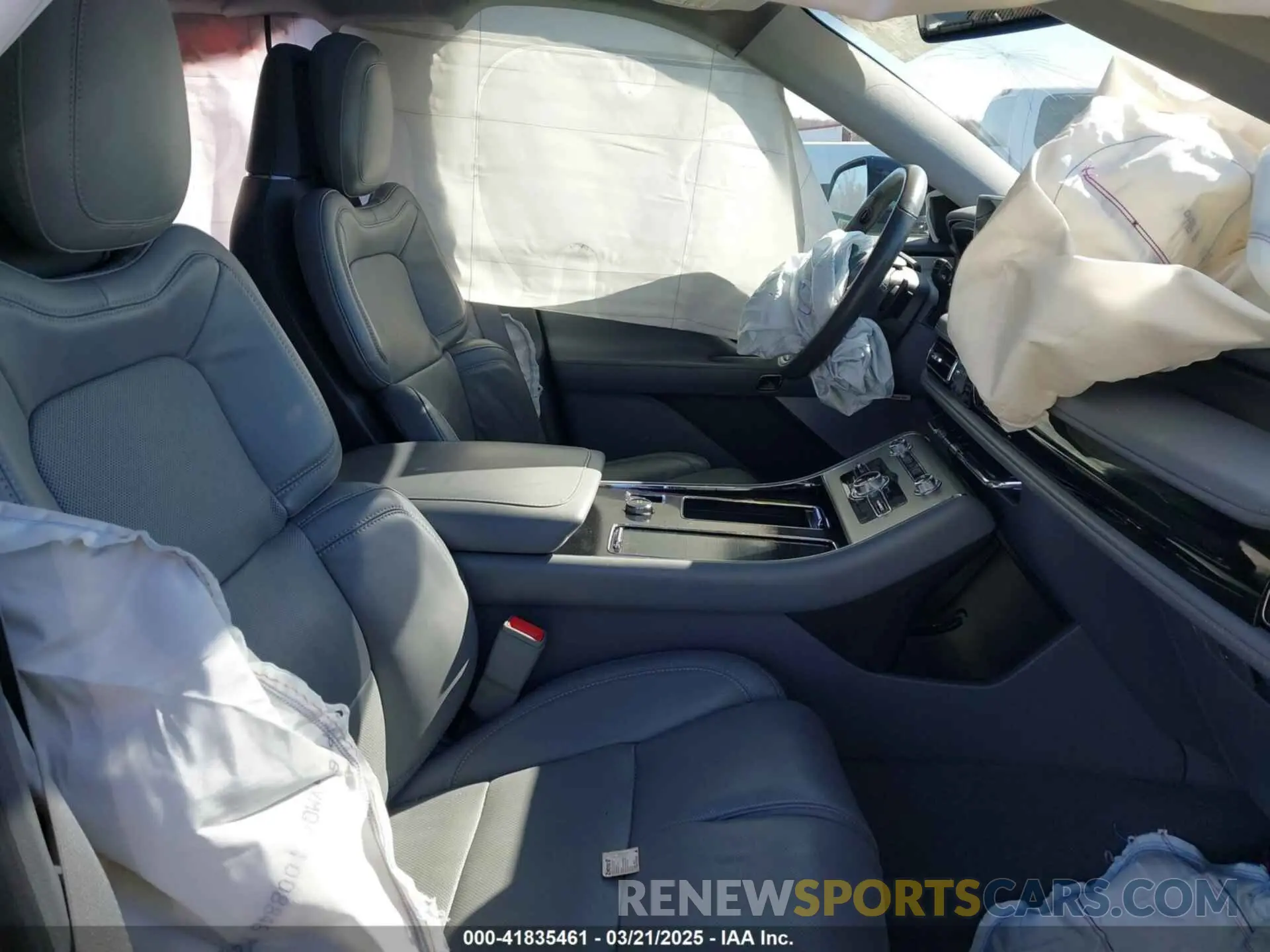 5 Photograph of a damaged car 5LM5J7XC0LGL22461 LINCOLN AVIATOR 2020