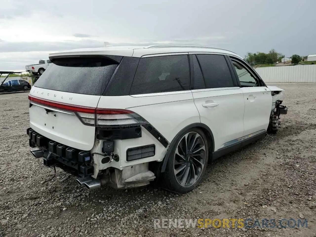 3 Photograph of a damaged car 5LM5J7XC0LGL22749 LINCOLN AVIATOR 2020