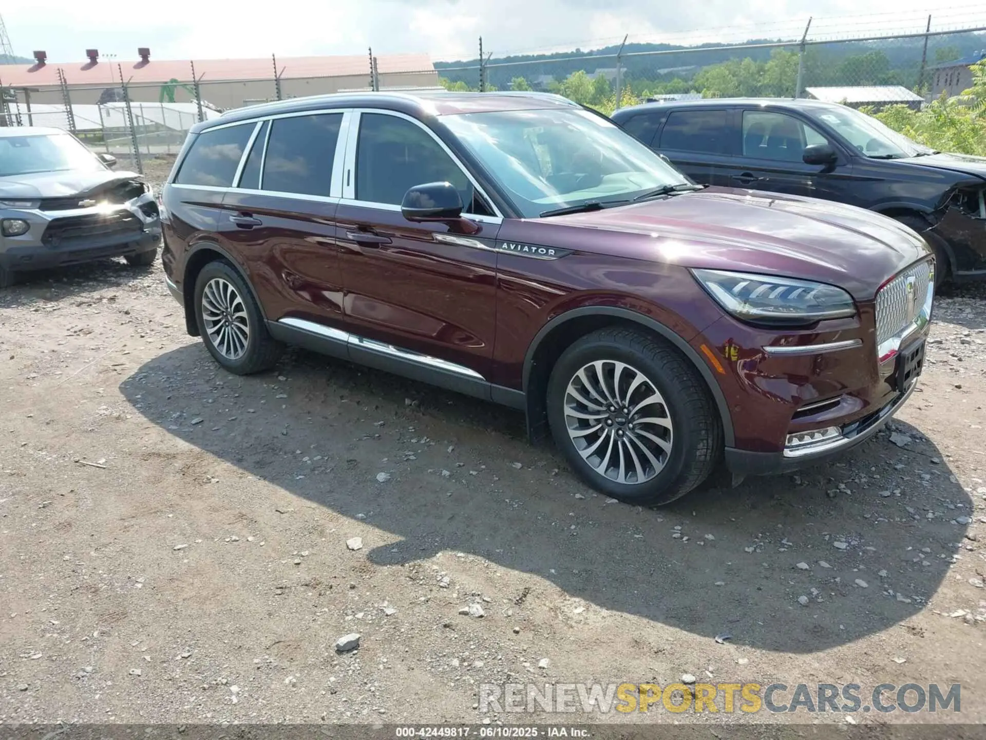 1 Photograph of a damaged car 5LM5J7XC1LGL05121 LINCOLN AVIATOR 2020