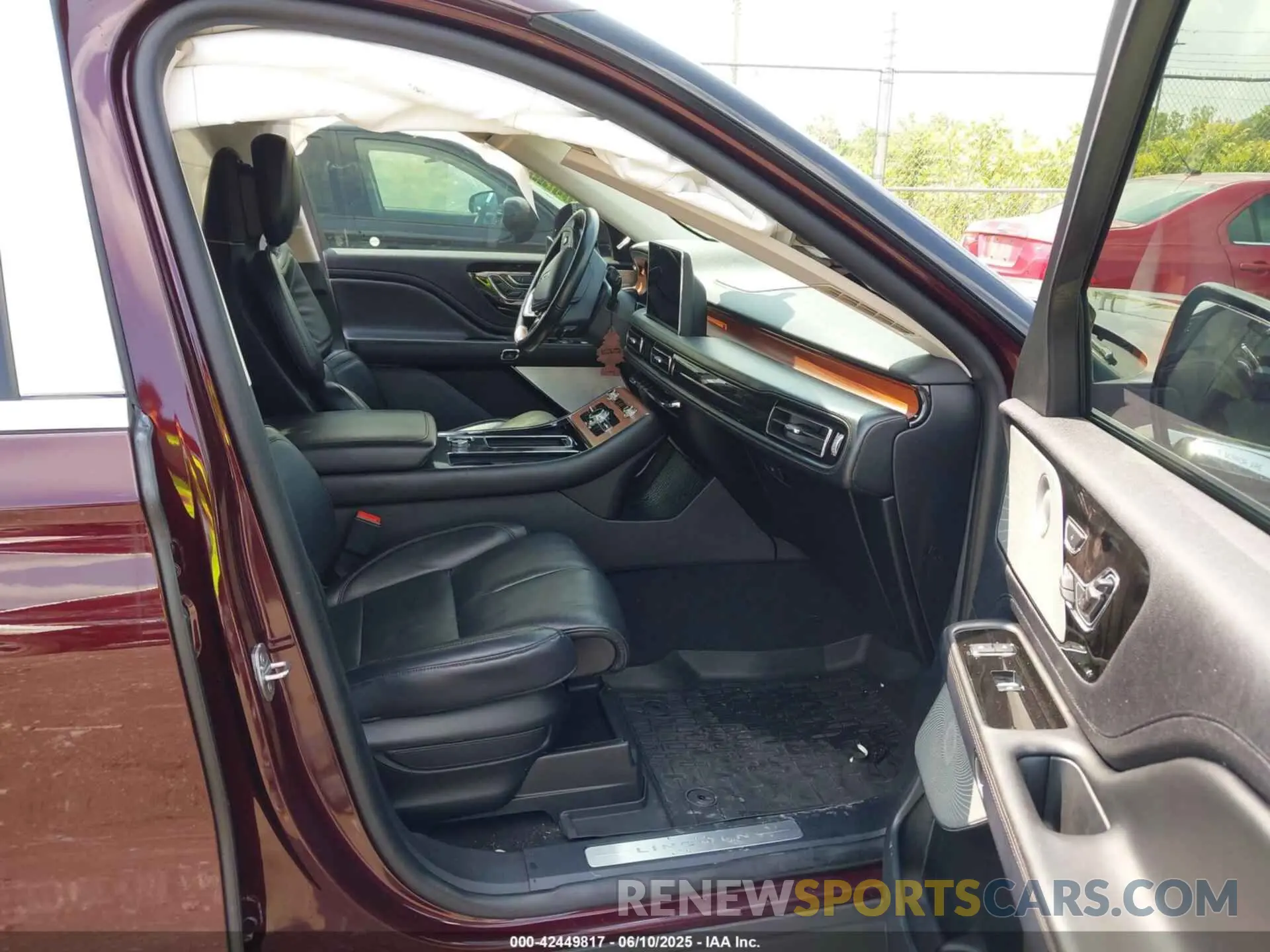 5 Photograph of a damaged car 5LM5J7XC1LGL05121 LINCOLN AVIATOR 2020